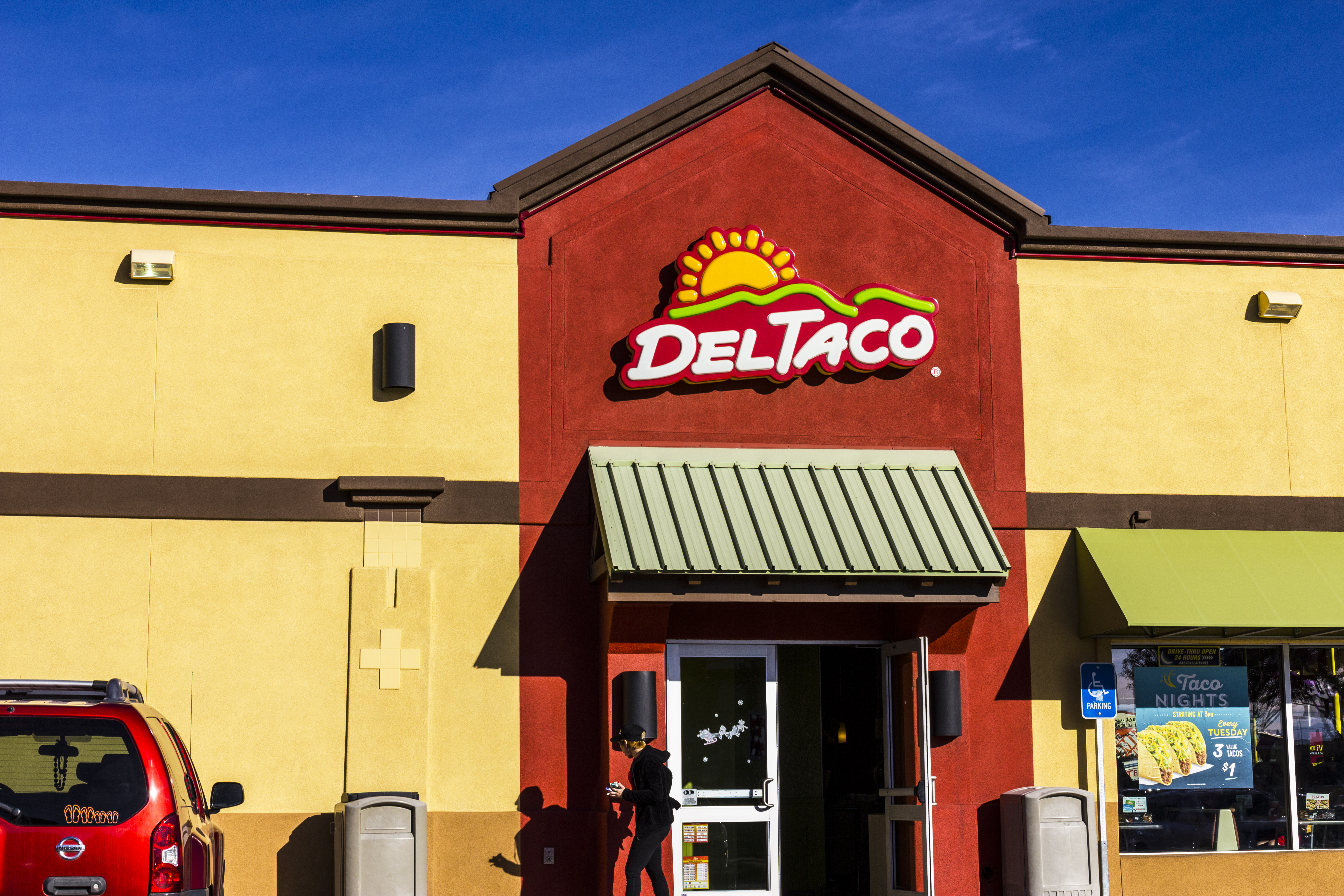 Mexican Fast-Food Chains Closing Across US In 2025