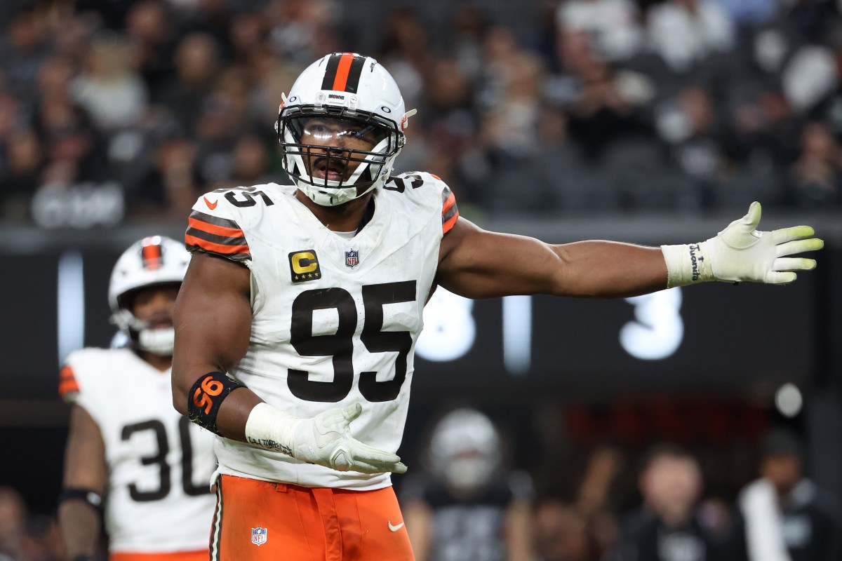 NFL Legend Doesn& 039;t Hold Back on Browns& 039; Myles Garrett