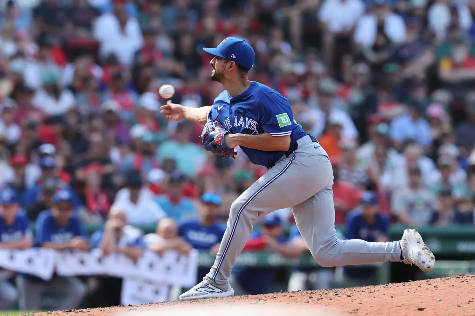 Blue Jays Bid Farewell to Veteran Pitcher Nick Sandlin Amid Free Agency Shift
