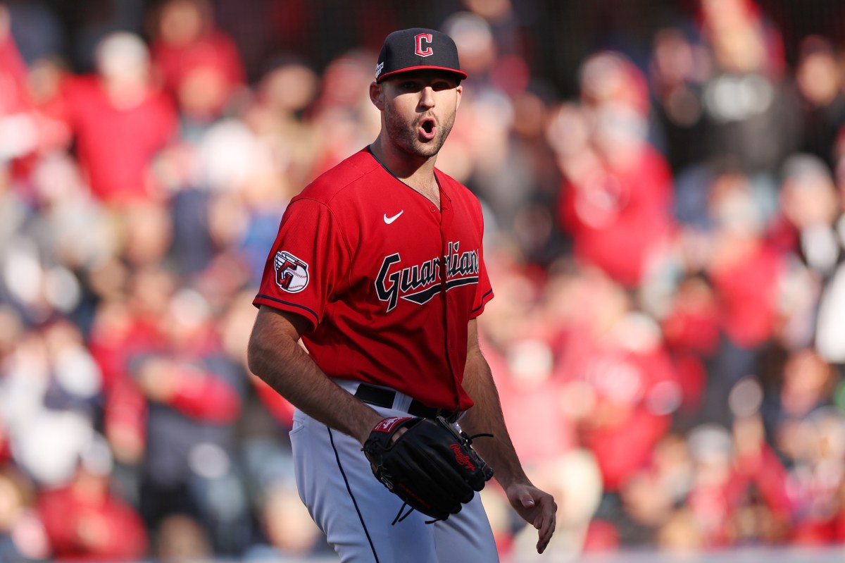 Red Sox Eyeing 6-Foot-8 Lefty Sam Hentges to Bolster Bullpen