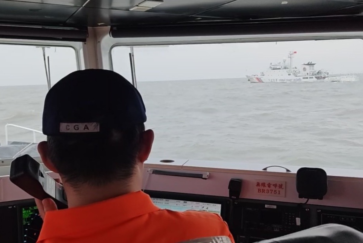Video Shows Chinese Ships Confronted in Disputed Waters