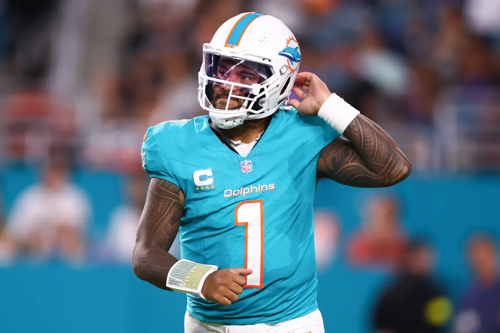 Mike McDaniel Addresses Rumors On Benching Tua Tagovailoa