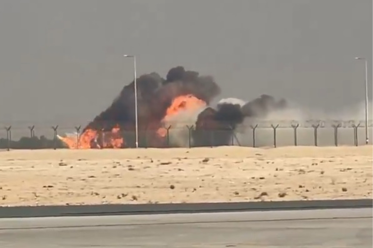 Fighter Jet Crashes at Dubai Air Show
