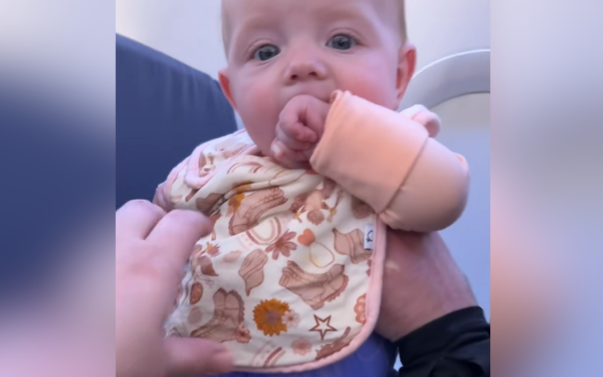 Baby on Plane Suffers 'Blow Out' Mid-Descent, Parents Forced To Improvise