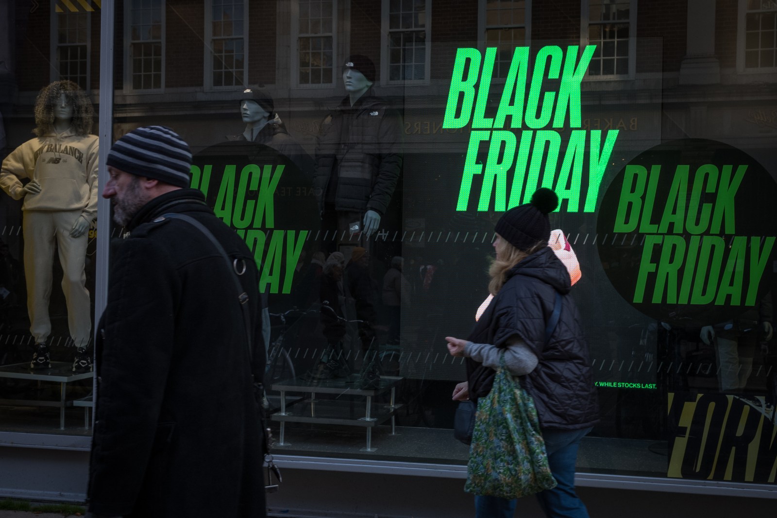 newsweek.com - Newsweek Editors - Uncommon Knowledge: On Black Friday, payday lenders are now armed with AI