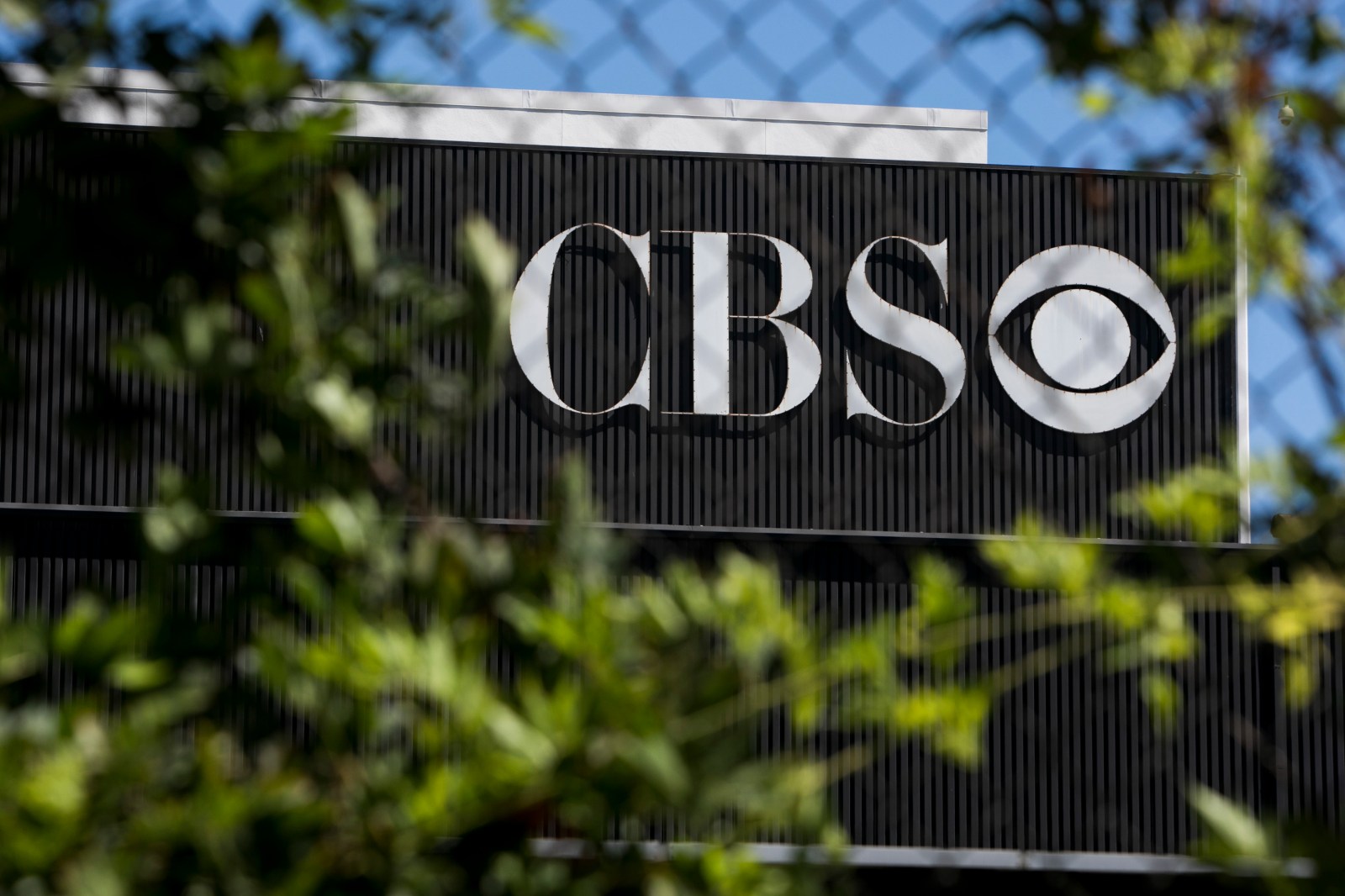newsweek.com - Jordan King - CBS responds to pulling '60 Minutes' episode as Bari Weiss under pressure