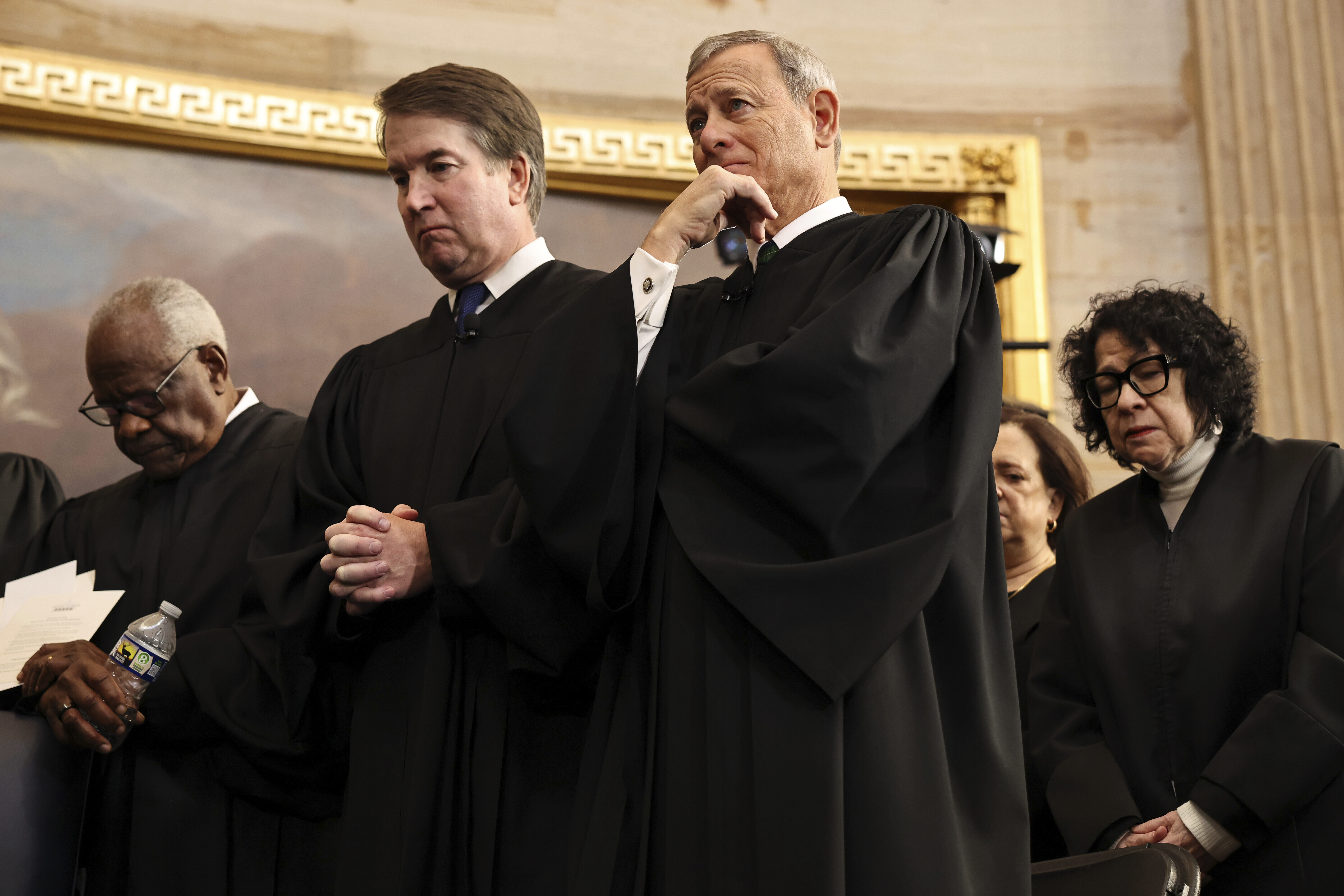 John Roberts Issues 2025 Supreme Court Report: What He Says