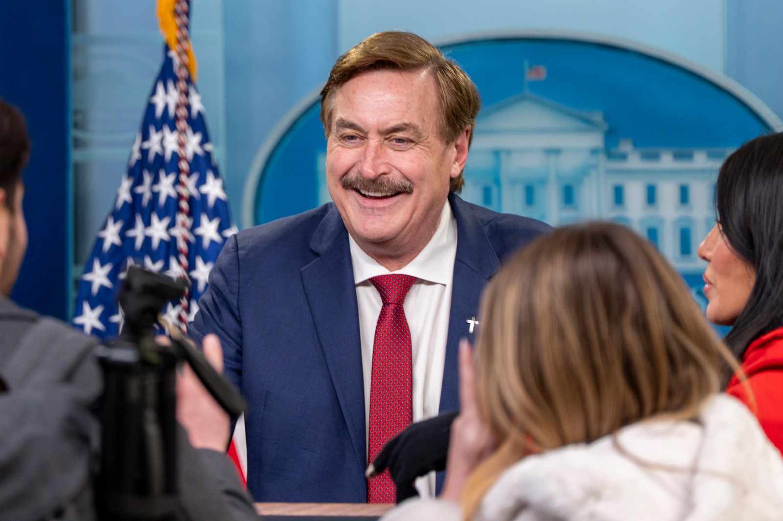 Image for MyPillow CEO Mike Lindell Registers to Challenge Tim Walz in Minnesota Governor's Race