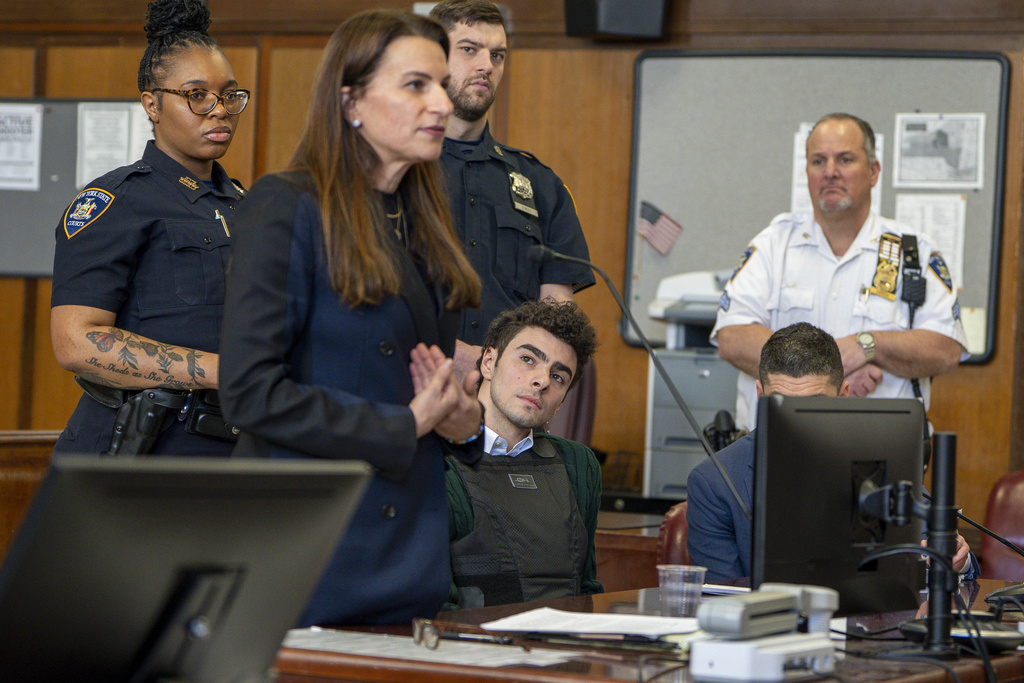 Mangione's Lawyer Rips Prosecution and NYPD Over Alleged Mom Comment