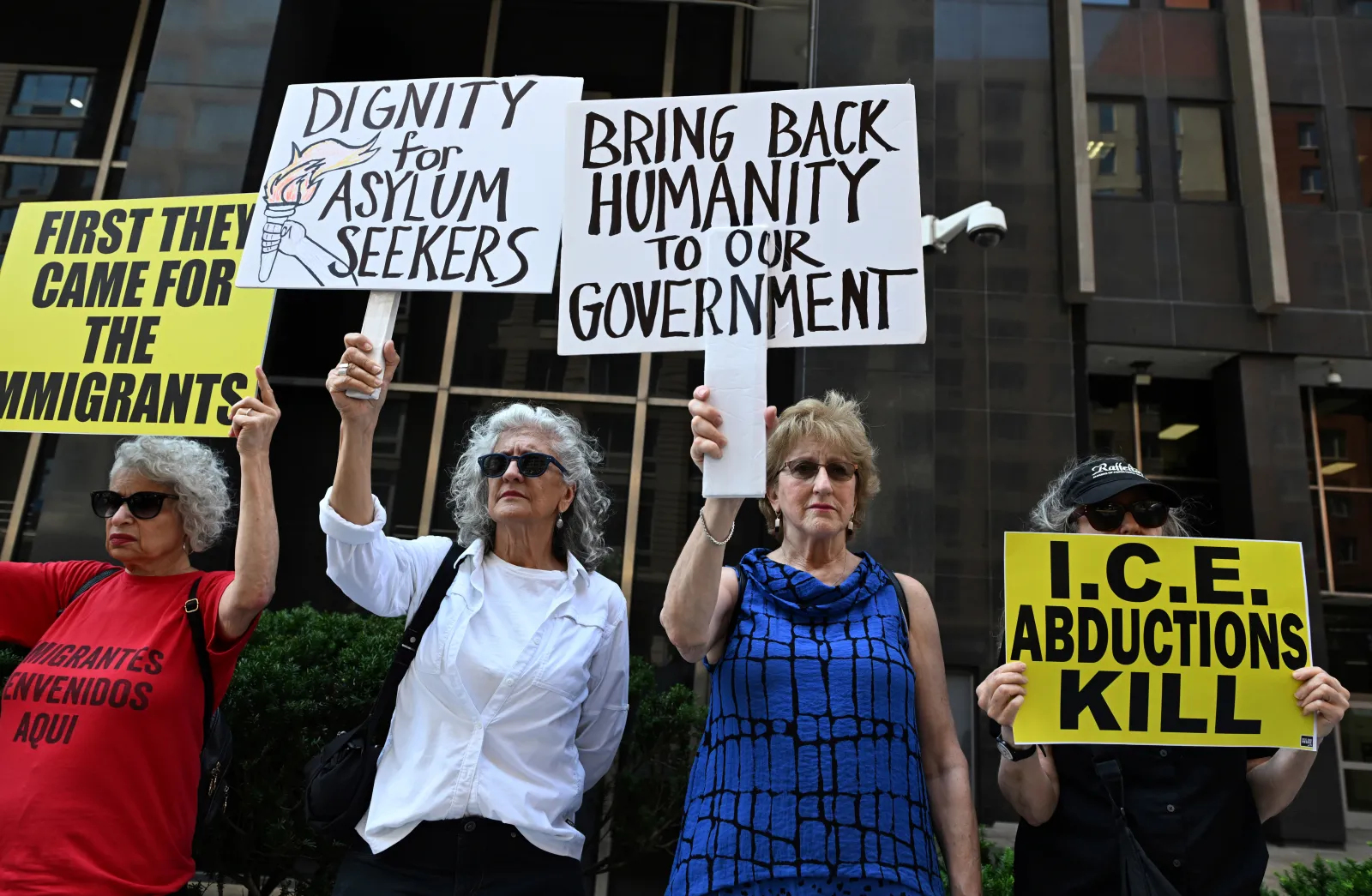 ICE Suffers Legal Blow Over Blocking Detention Center Visits