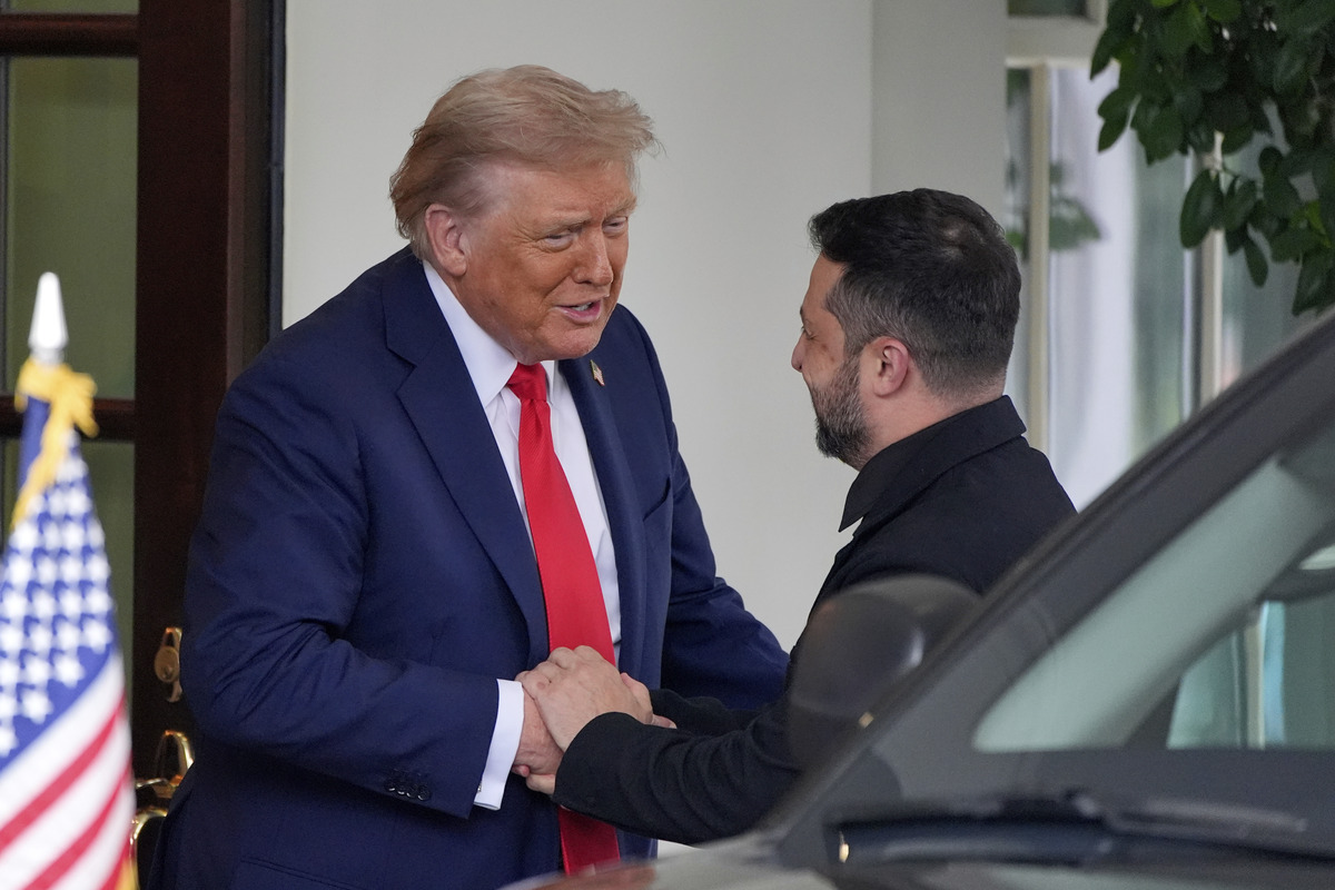 Ukraine Strikes Russian Oil Refinery Ahead of Trump-Zelensky Talks Ukraine Strikes Russian Oil Refinery Ahead of Trump-Zelensky Talks