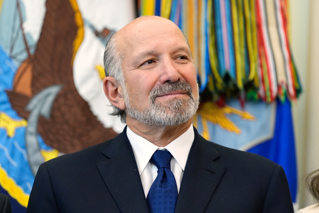 Fox News Host Confronts Howard Lutnick Over Donald Trump's Math