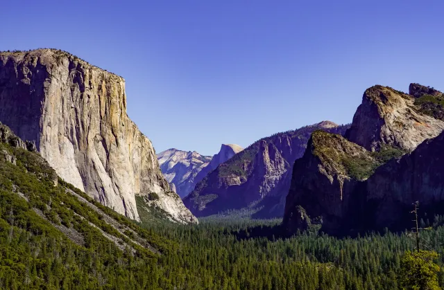 Yosemite National Park with granite mountains El Capitan and Half Dome.