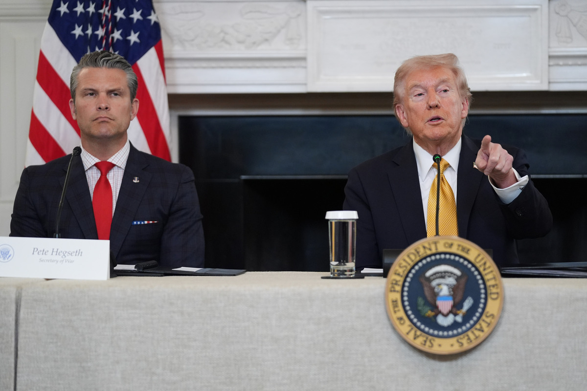 Republicans Demand Probe into Pete Hegseth’s Boat Strikes
