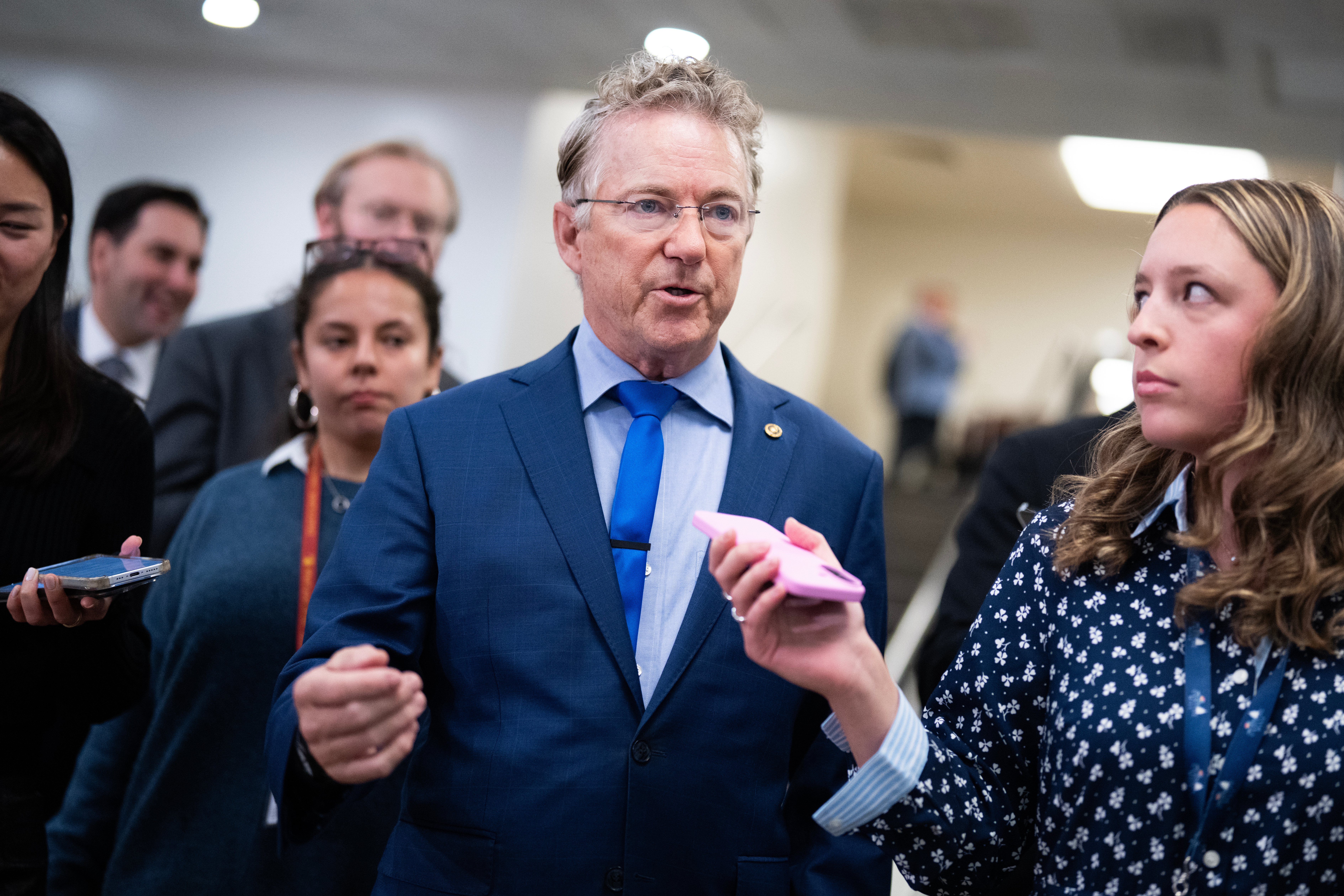 Senators Introduce War Powers Resolution Over Trump's Venezuela Actions