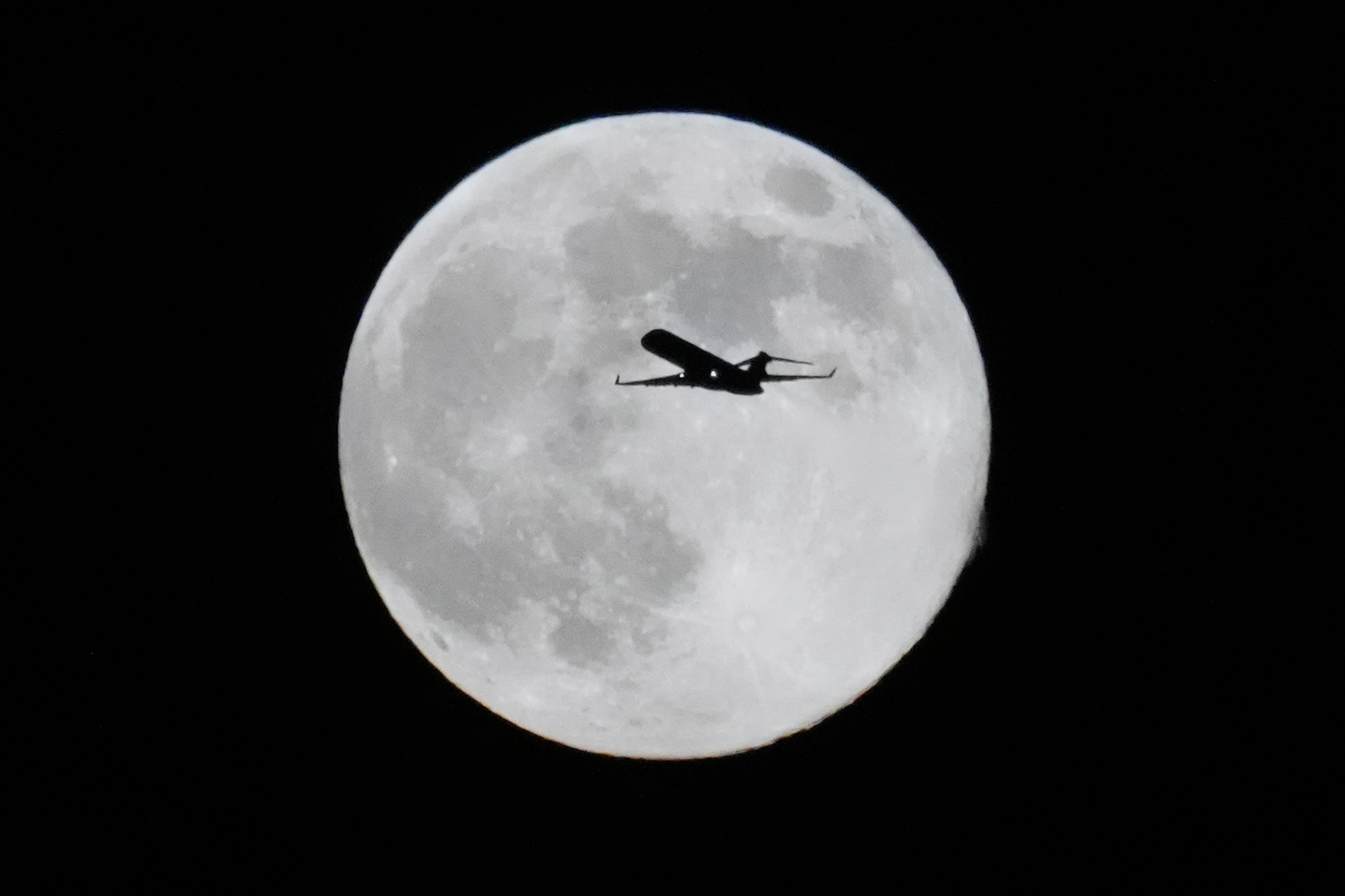 Photos Show Supermoon Light Up the Skies Across the US