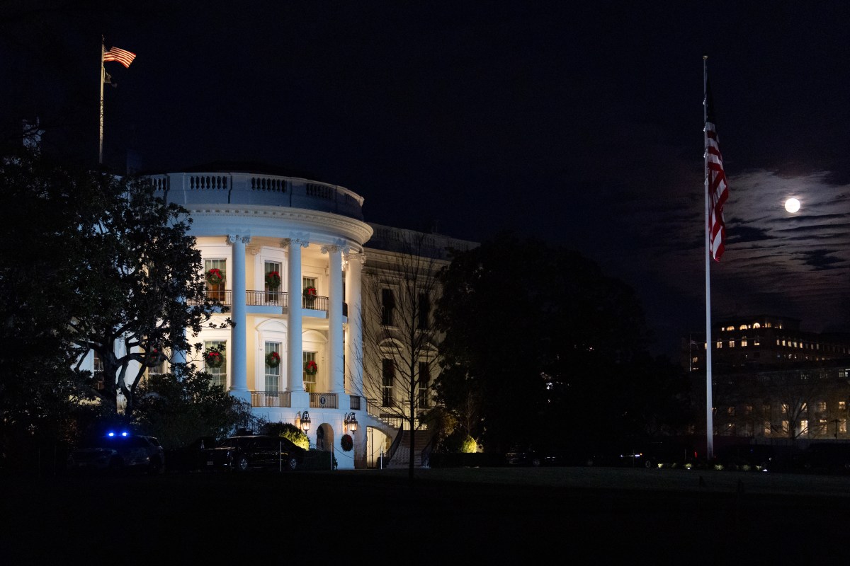 Supermoon beside the White House
