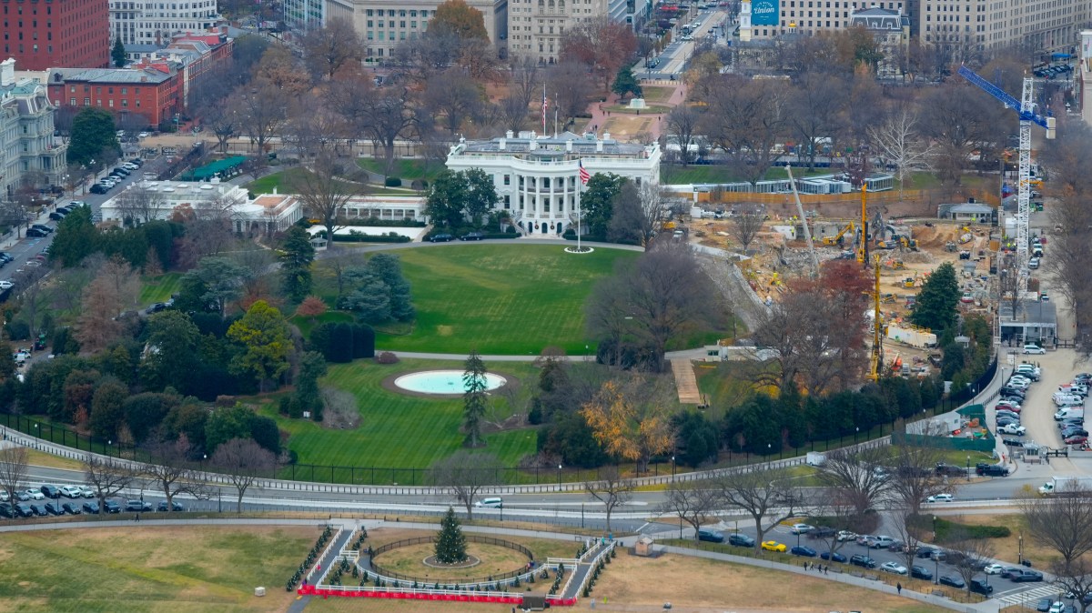 Trump's White House Ballroom: Legal Challenges Loom Over Controversial Project