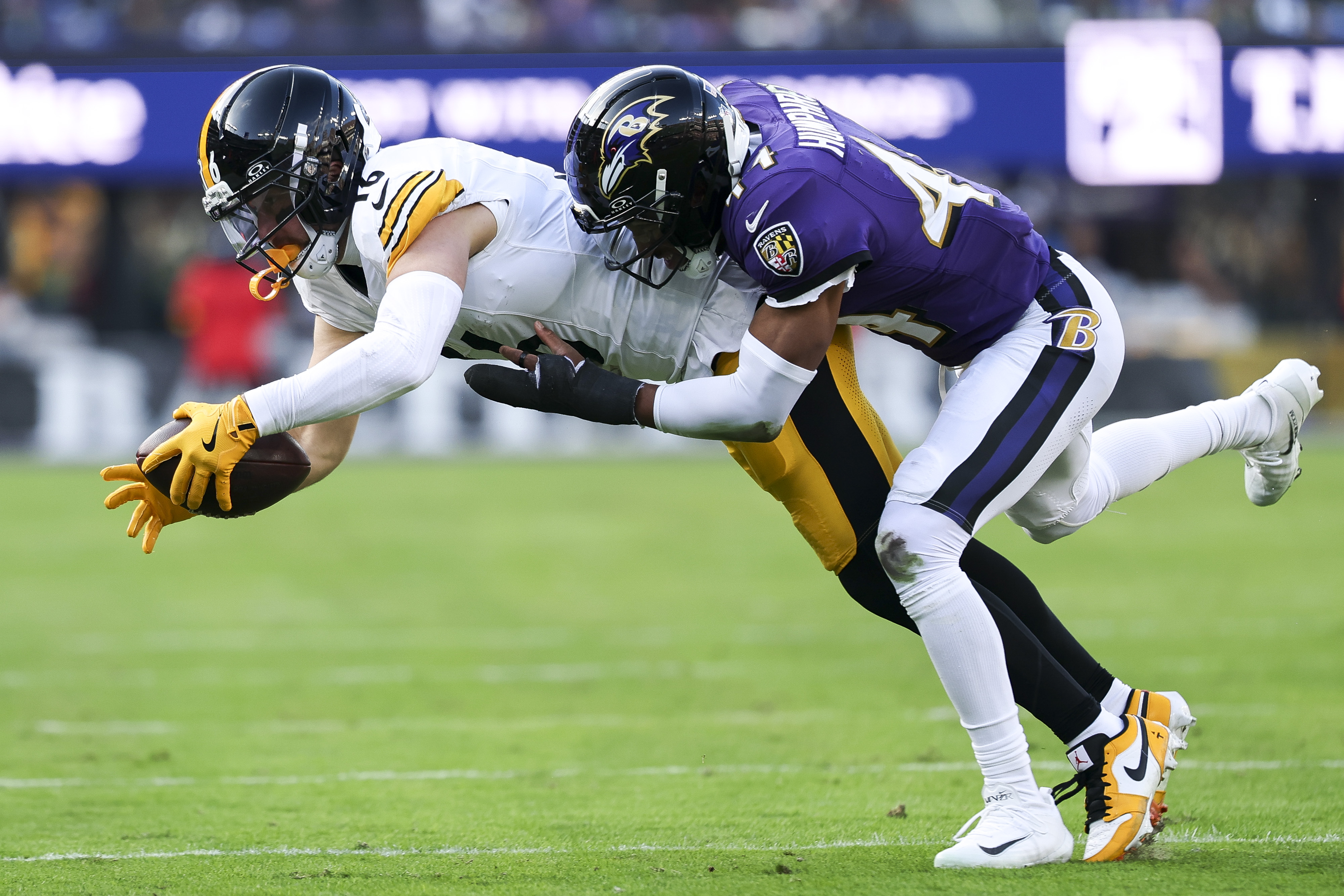 Steelers’ Adam Thielen Delivers Emotional Message After Pittsburgh Debut