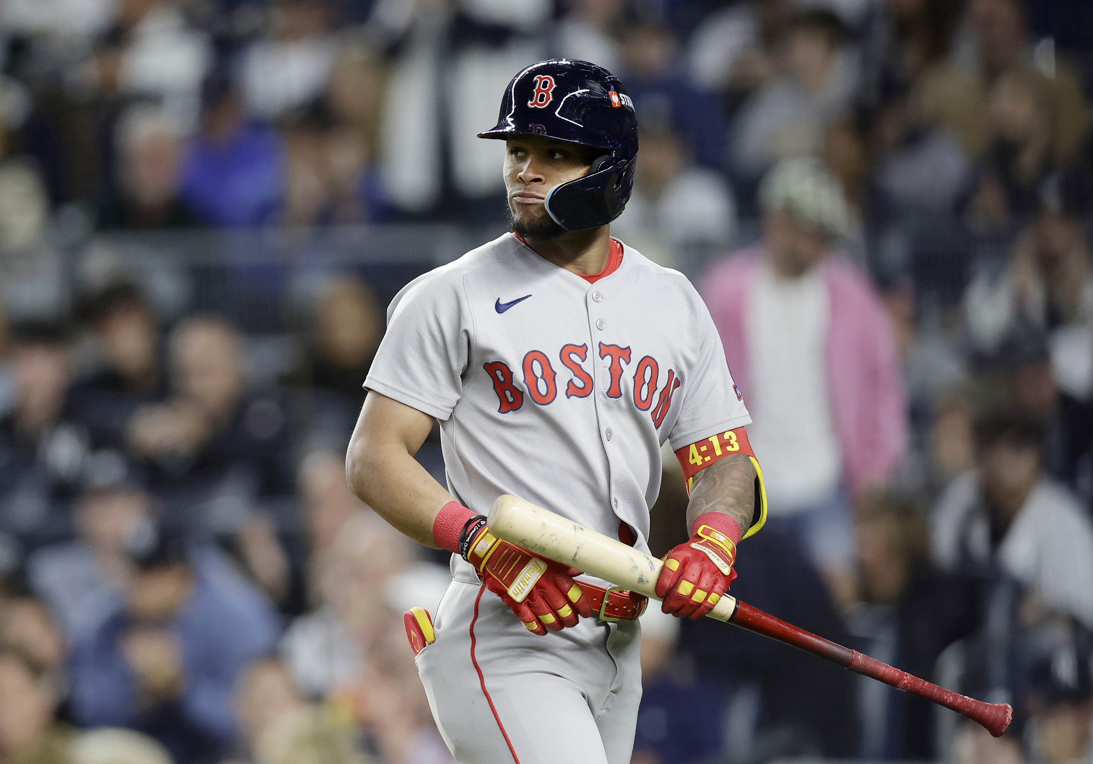 Red Sox Urged To 'Sell High' On 25-Year-Old Gold Glove Winner