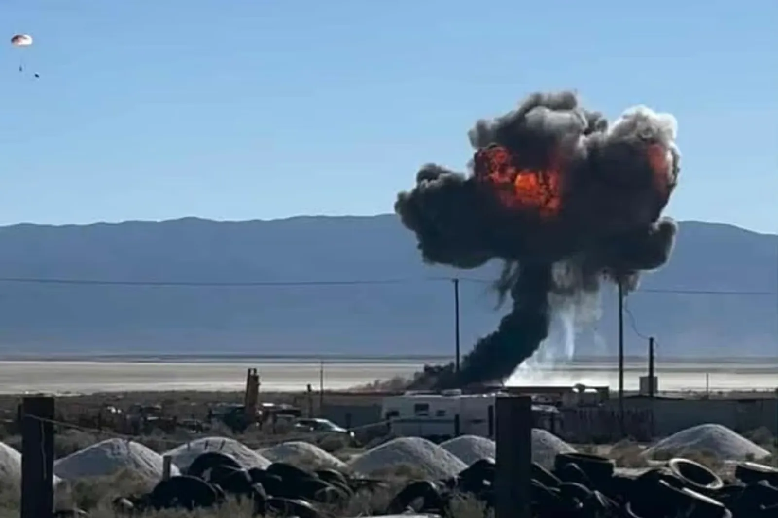 Video Shows F-16 Thunderbird Crash in California 