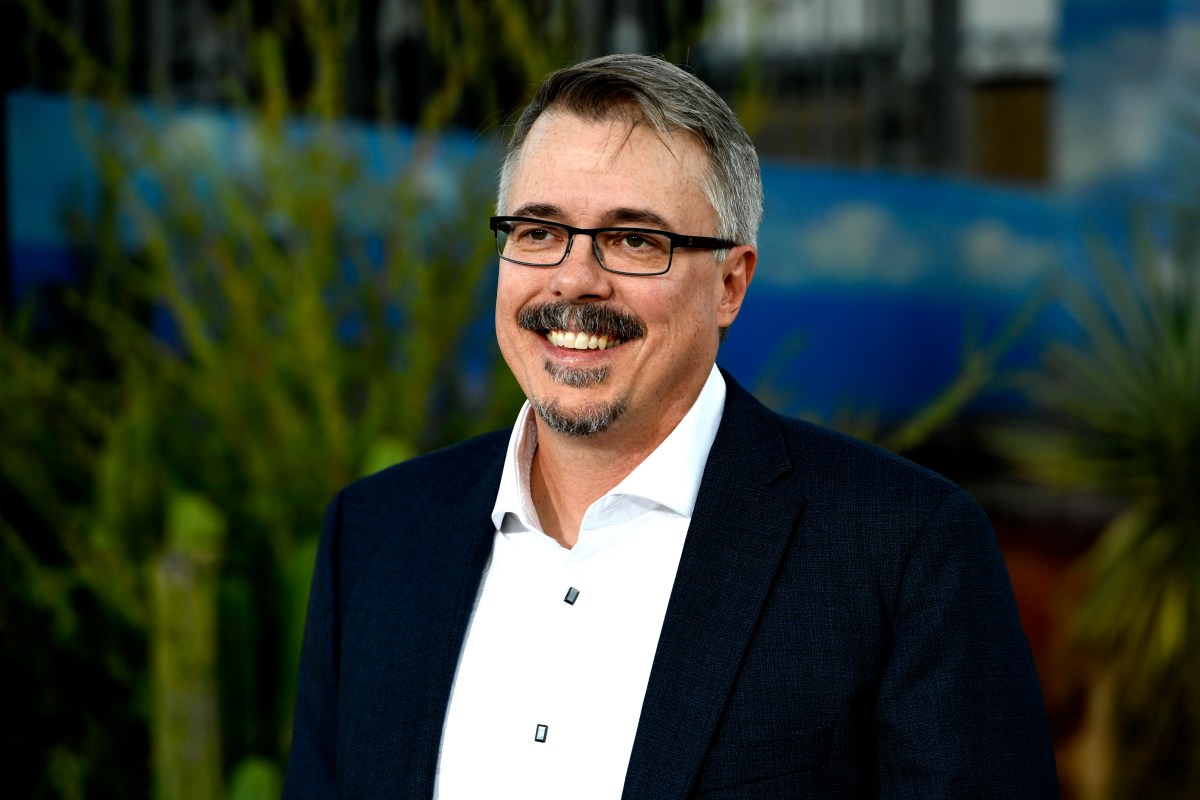 & 039;Pluribus&rsquo; Season 2 Future Revealed by Show&rsquo;s Creator