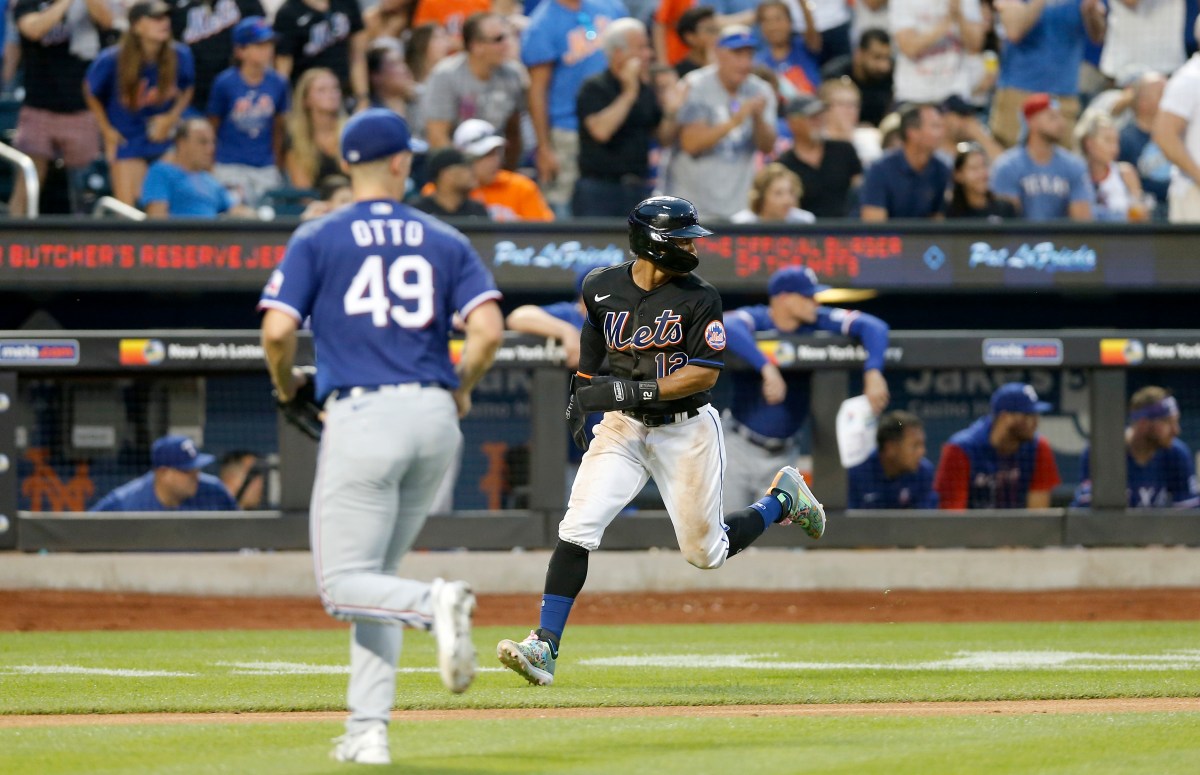 El ex lanzador de los Rangers Glenn Otto anunció su repentino retiro