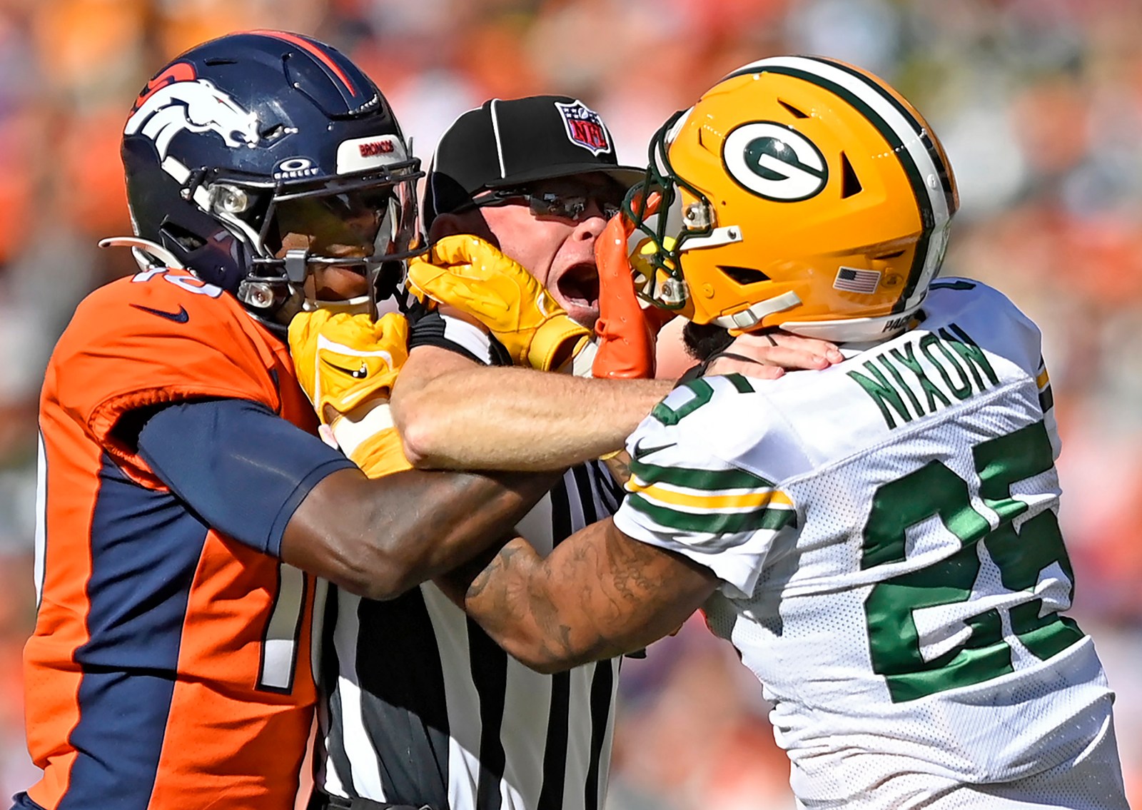 newsweek.com - Anne Erickson - Packers-Broncos fight breaks out before game even starts
