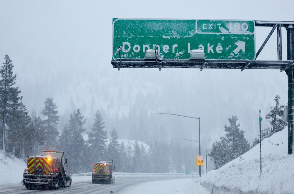 Holiday Travel Warning for Thousands as 6 Feet of Snow To Hit - Newsweek