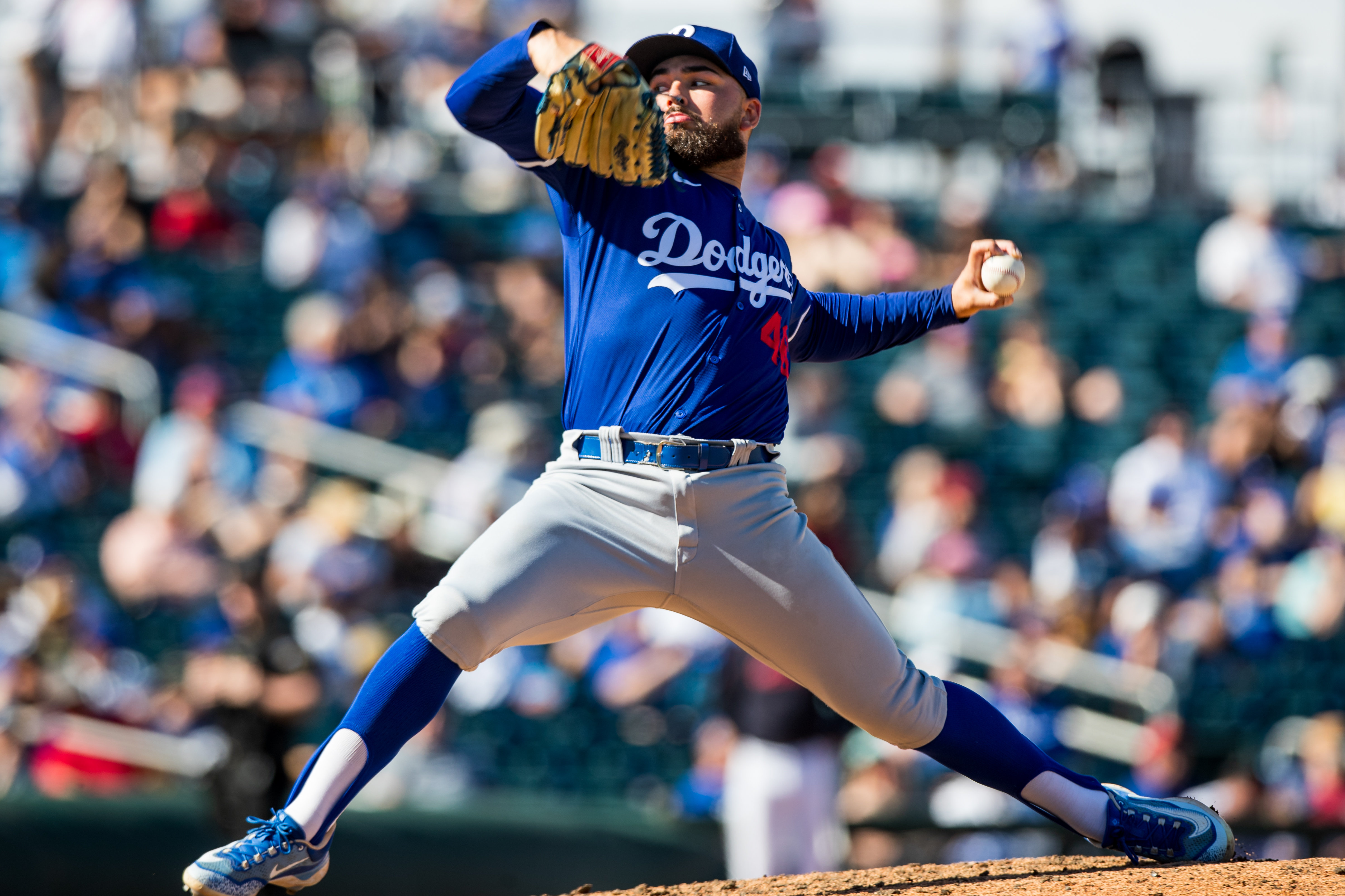 Red Sox Sign Former Dodgers Pitcher in Free Agency