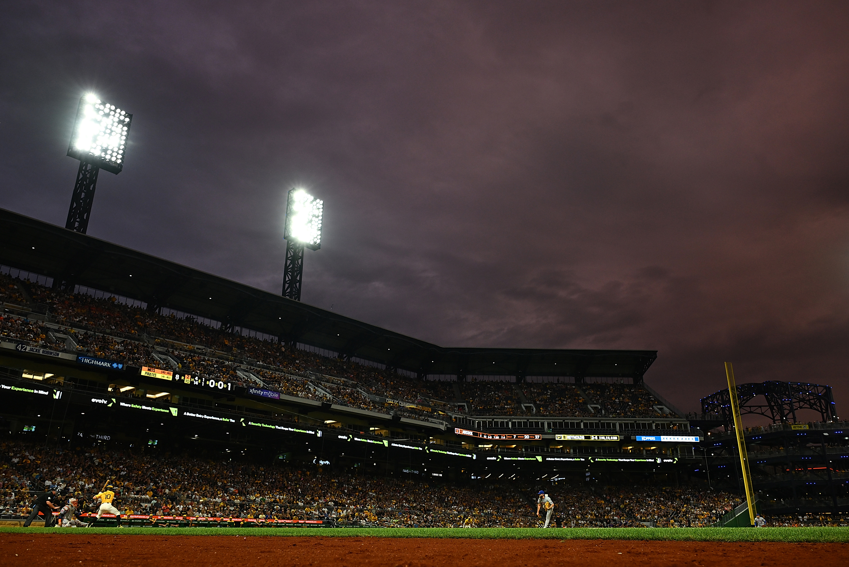 Mets Lose Free Agent Pitcher to Padres