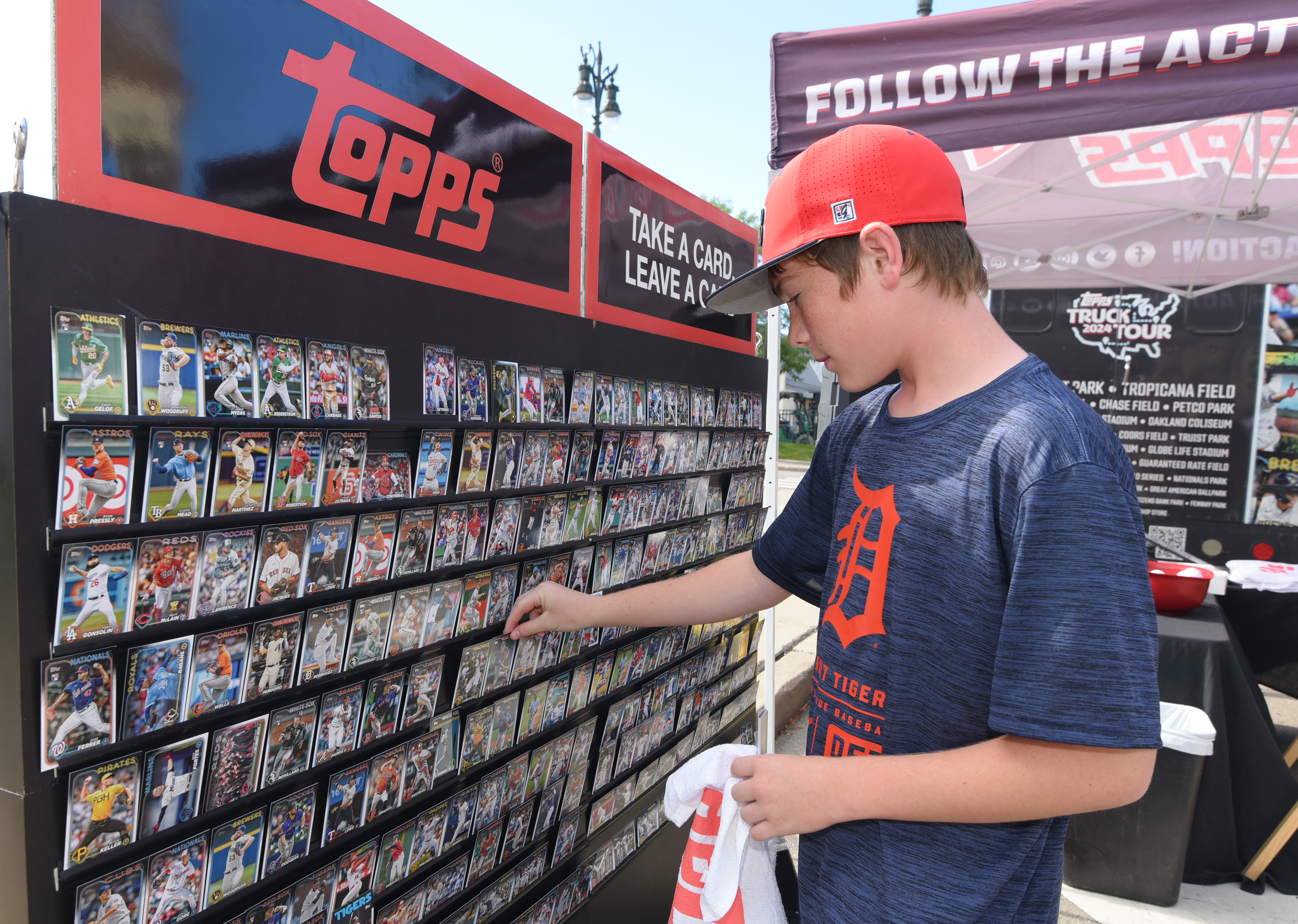 How to Buy Sports Cards This Holiday Season: Shop Baseball, Basketball, Football, Soccer, &amp; Hockey