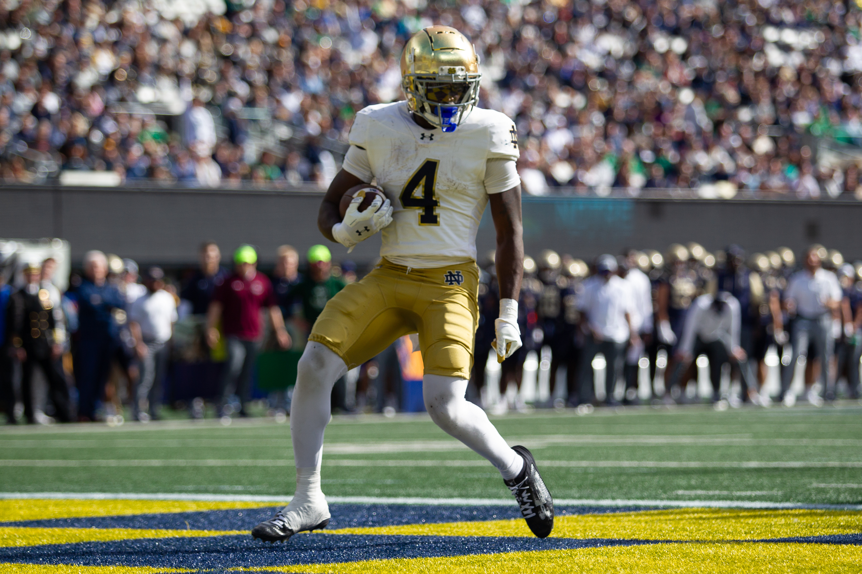 Notre Dame's Jeremiyah Love Sends Warning Before Heisman Trophy Ceremony