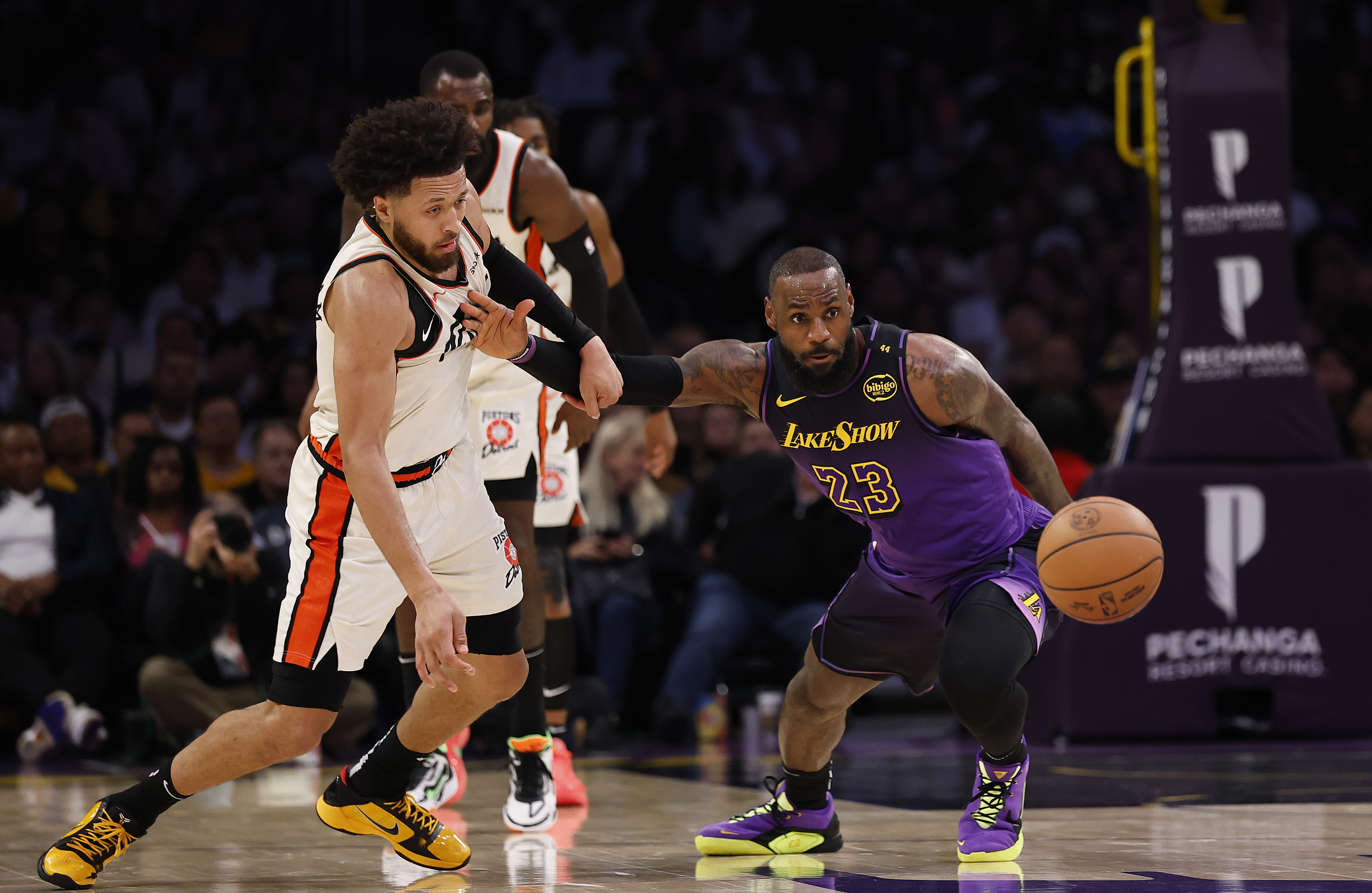 LeBron James Seemingly Puts Lakers Coaches on Blast