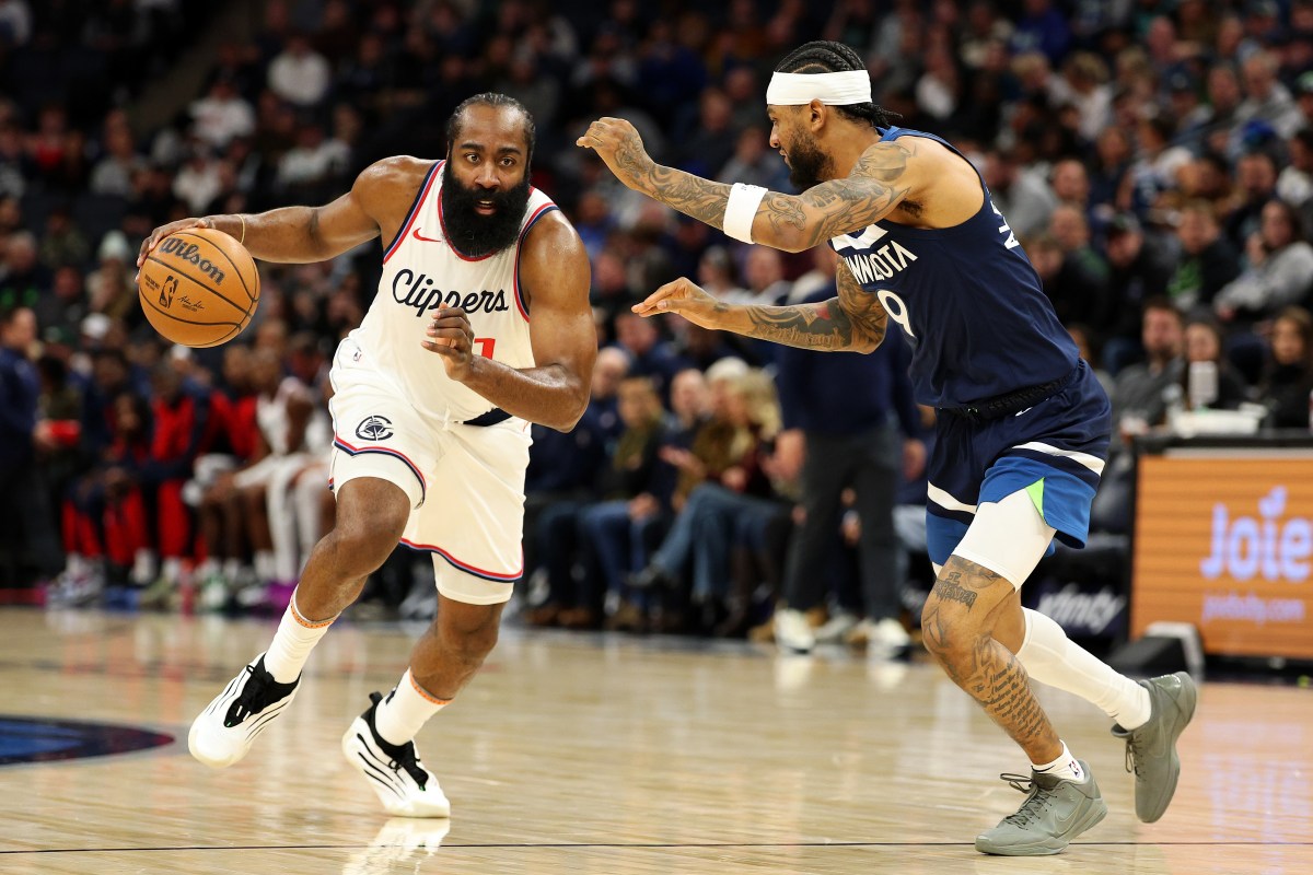 Los Clippers no planean cambiar a James Harden: informe