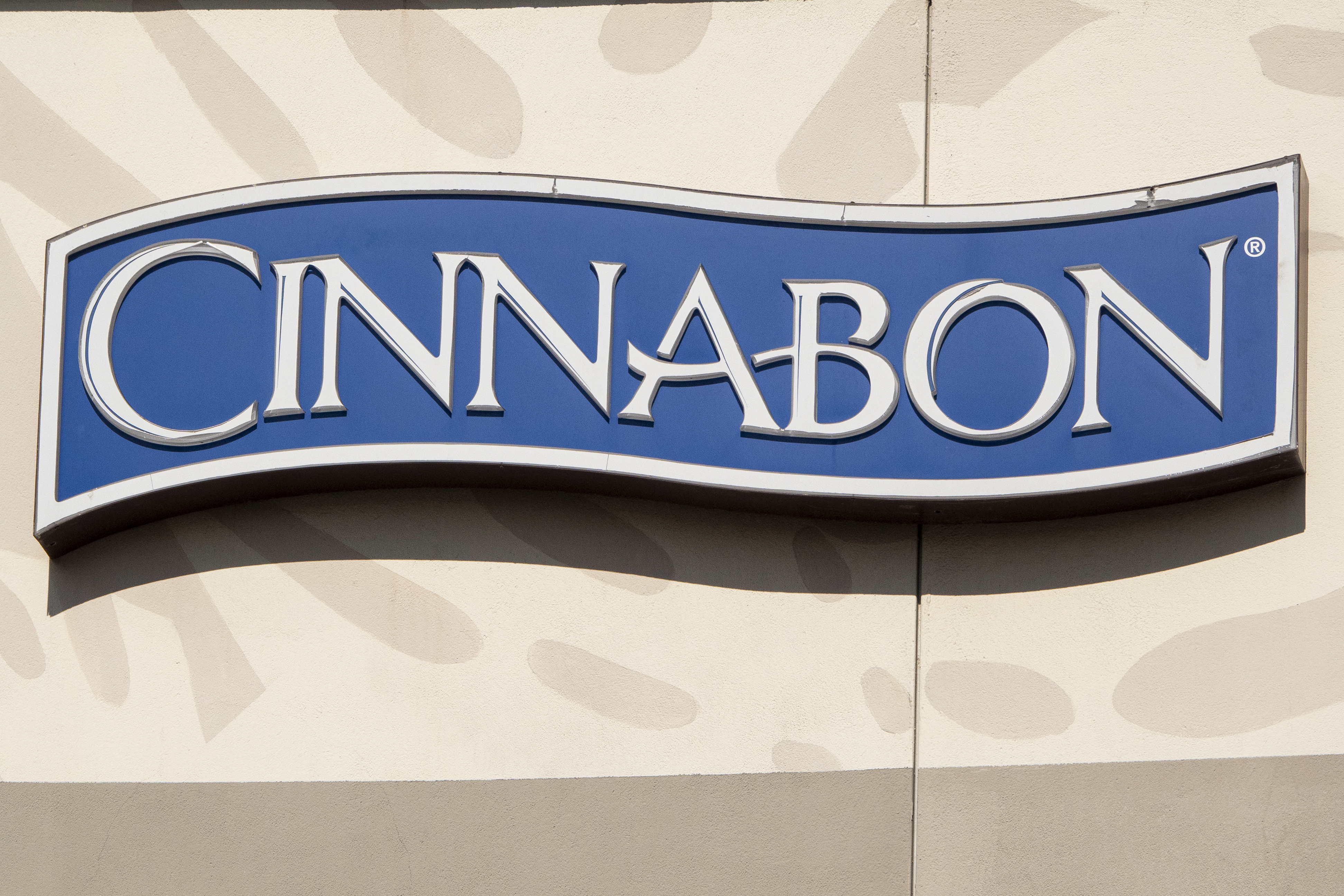 Cinnabon Responds to Viral Video of Worker Harassing Somali Couple
