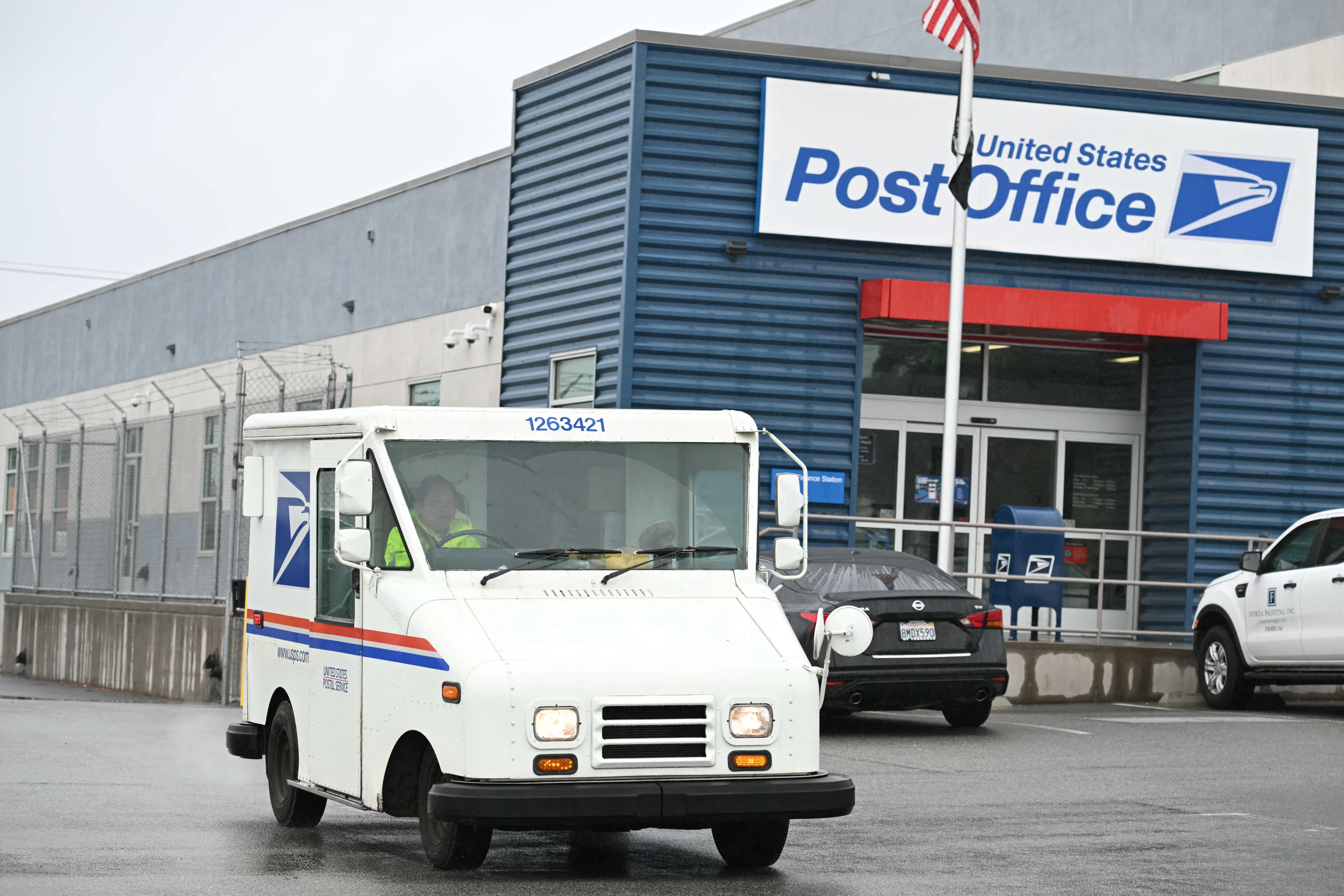 Americans Haven't Gotten Mail in Weeks as Staffing Shortages Plague USPS