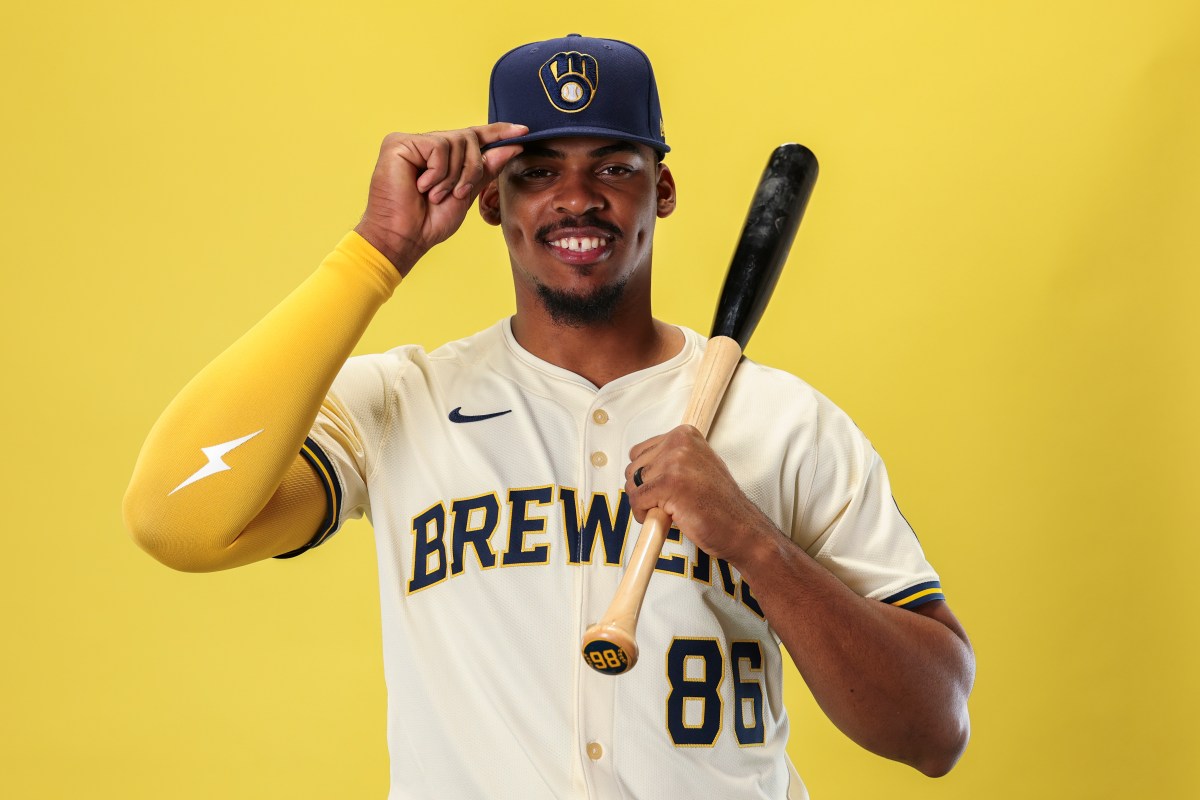 Los Yankees marcan primero su slugging de 6 pies 6 pulgadas: Informe