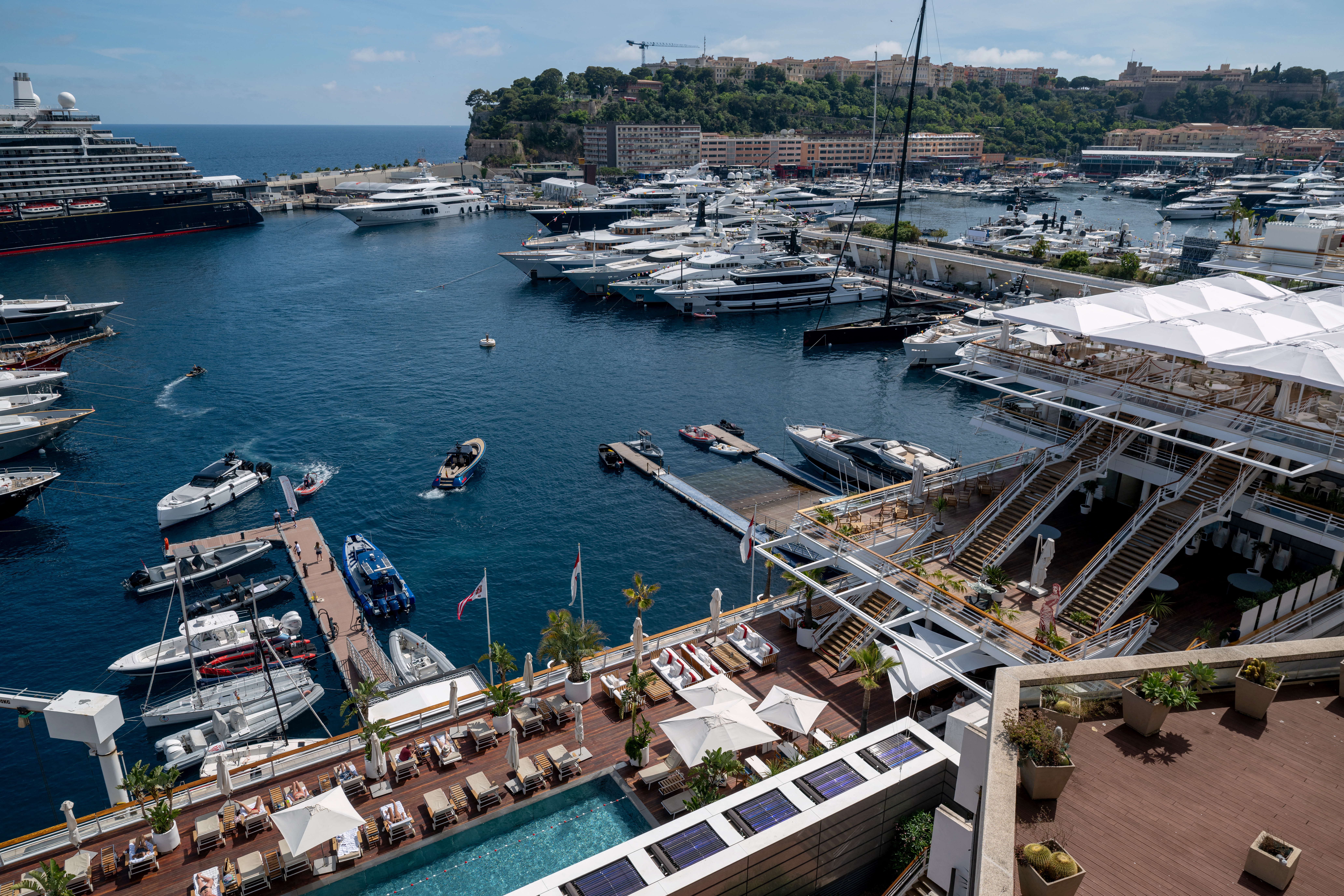 Full List of Countries With No Personal Income Tax