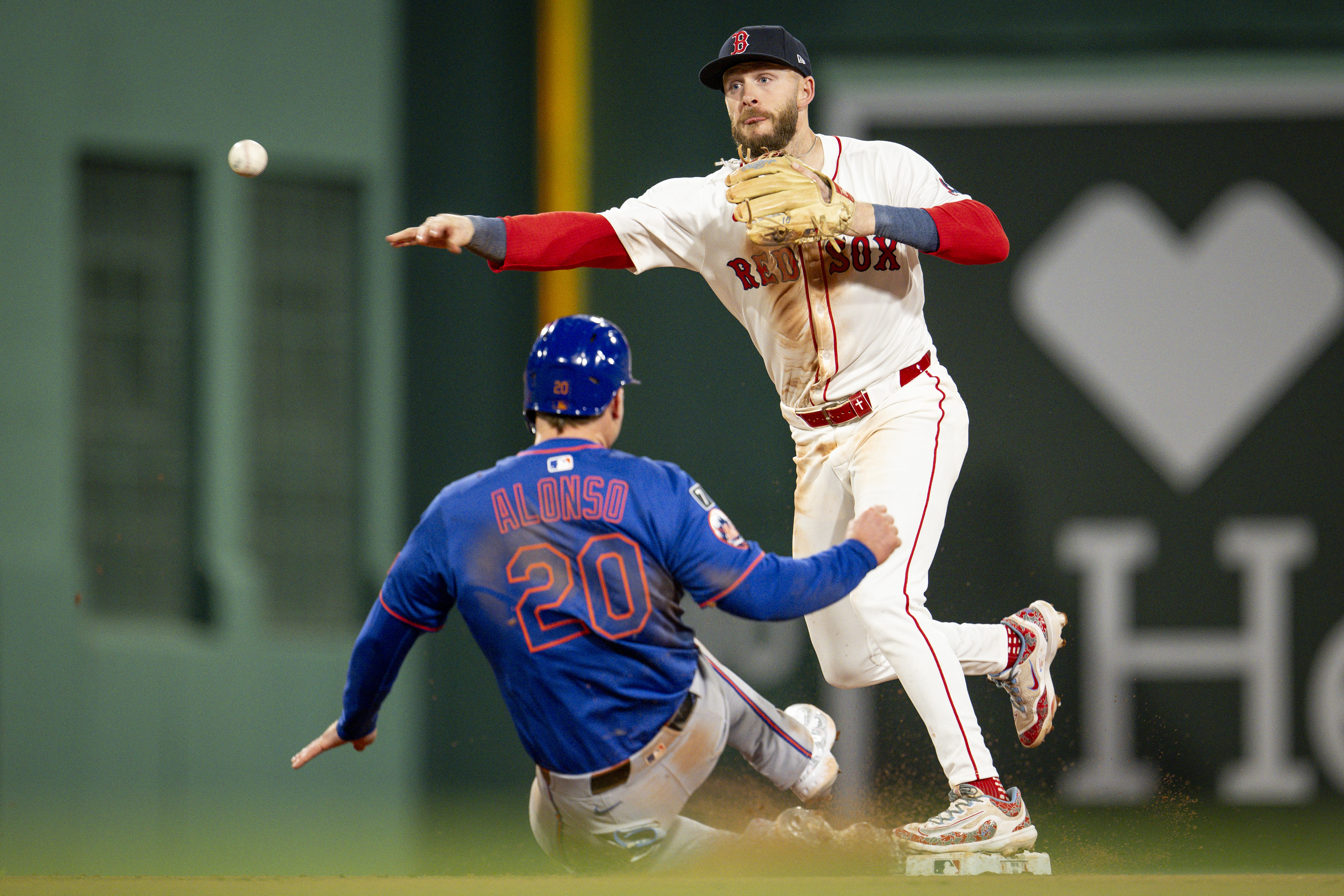 Mets Fan-Favorite Slugger Predicted To Bolt For Monster Deal With Red Sox