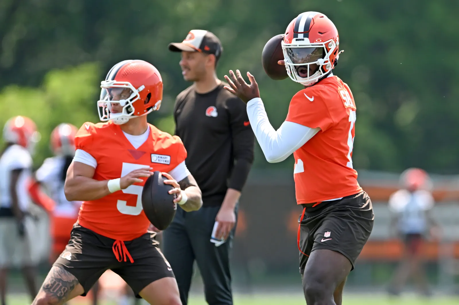 Cleveland Browns QBs Dillon Gabriel and Shedeur Sanders