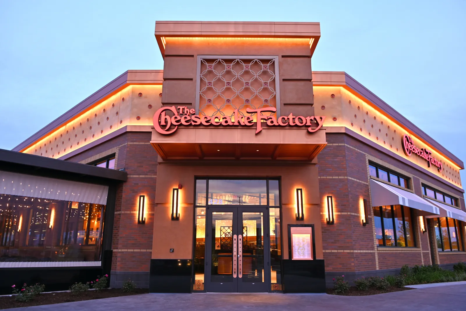 Cheesecake Factory Profit Surges on Menu Innovation and Traffic