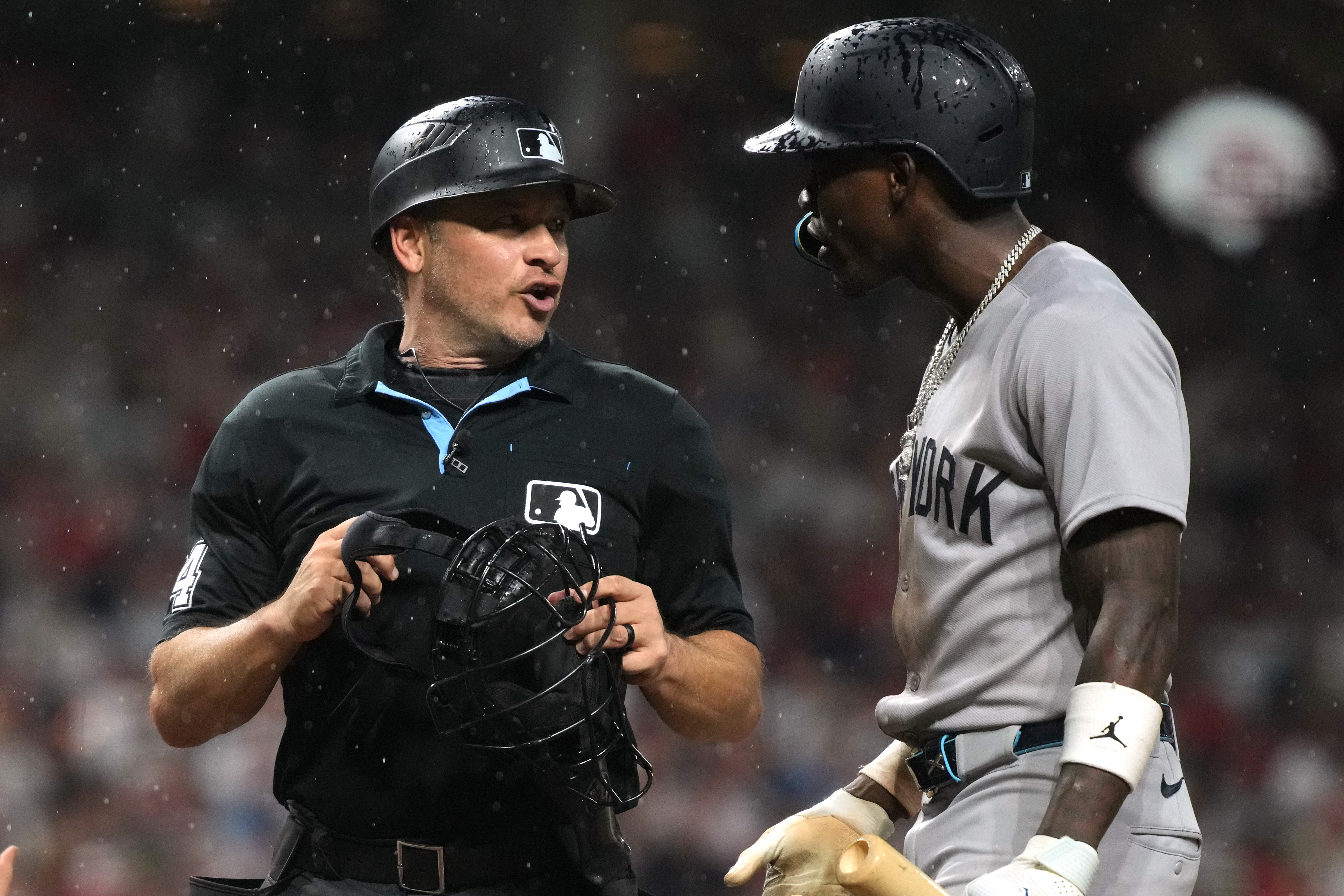 Yankees Trade Idea Pairs All-Star Slugger With Elly De La Cruz, Reds