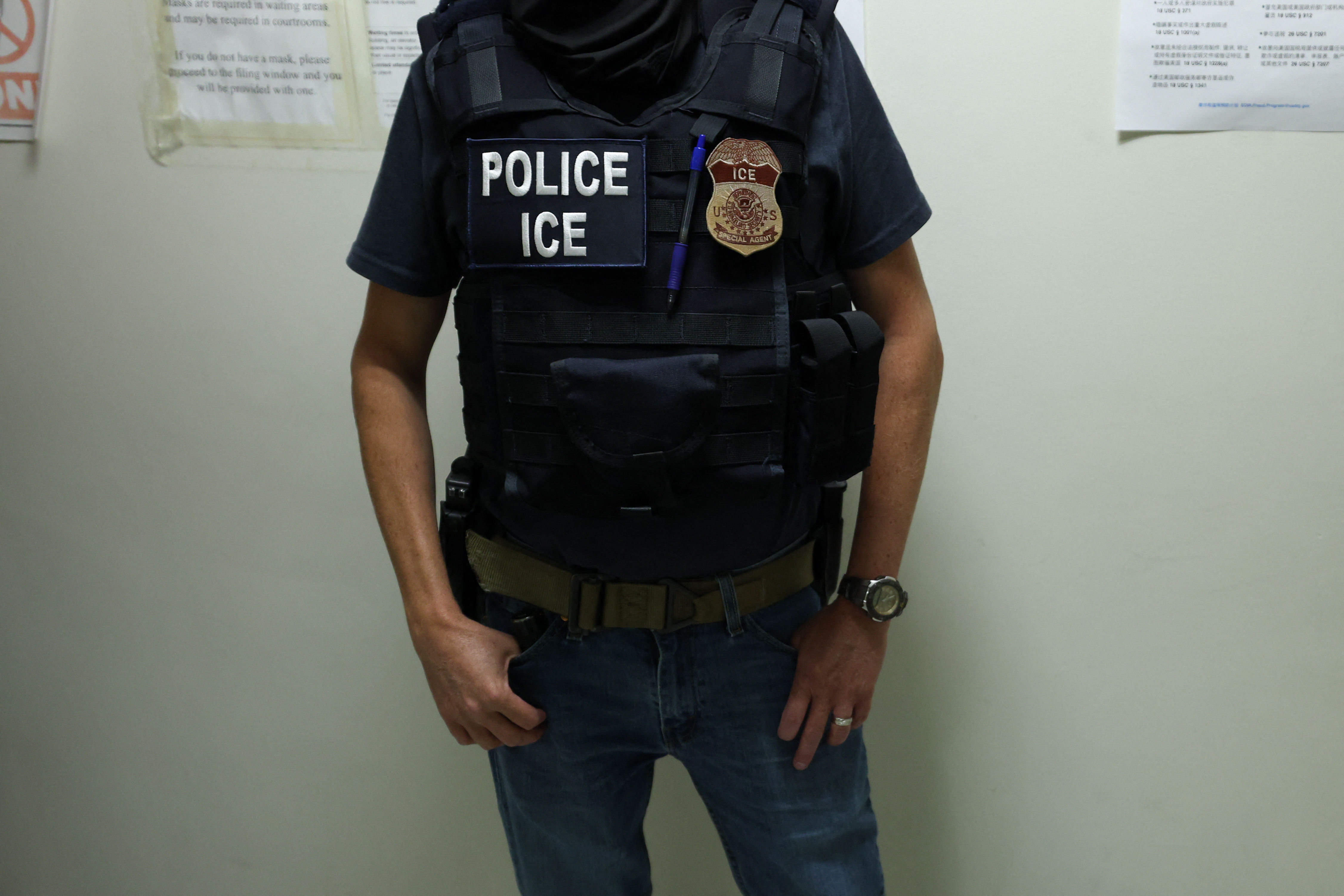 Fact Check: Does Viral Video Show NY ICE Agents Being Pelted With Snowballs