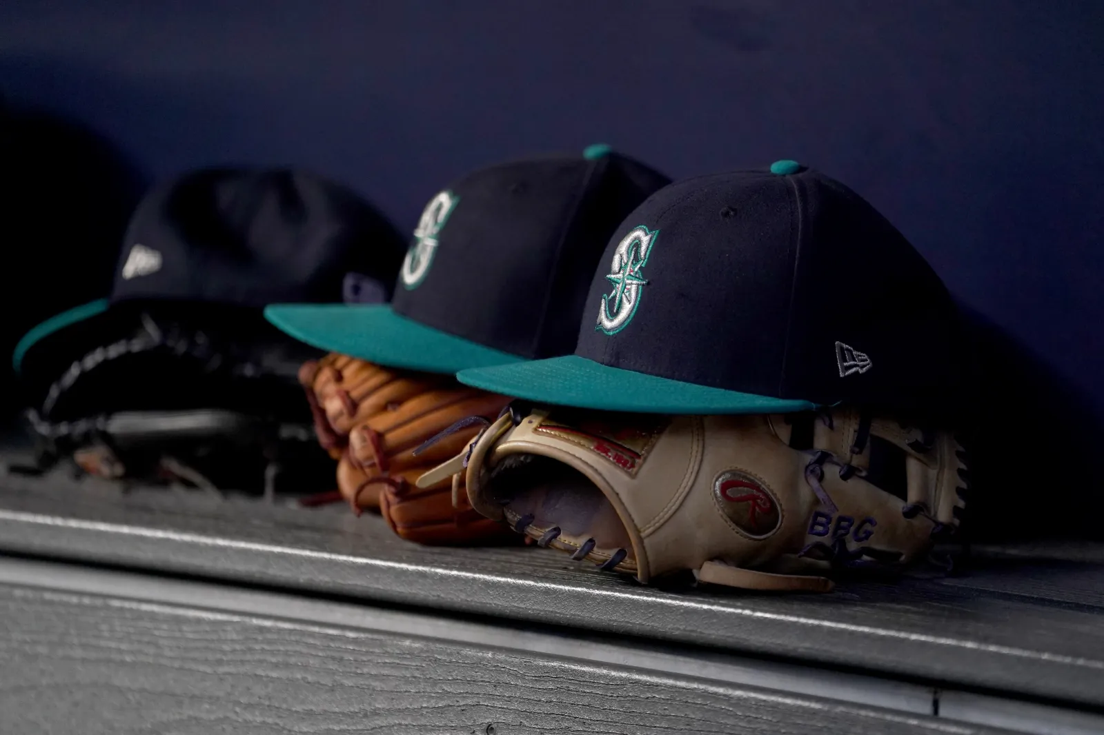 Seattle Mariners Eye $90 Million Star to Fill Suárez Void