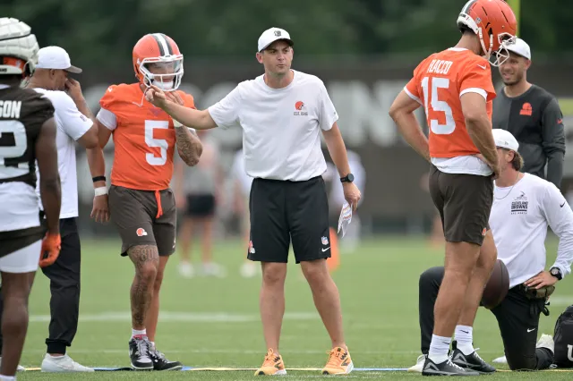 Cleveland Browns offensive coordinator Tommy Reese