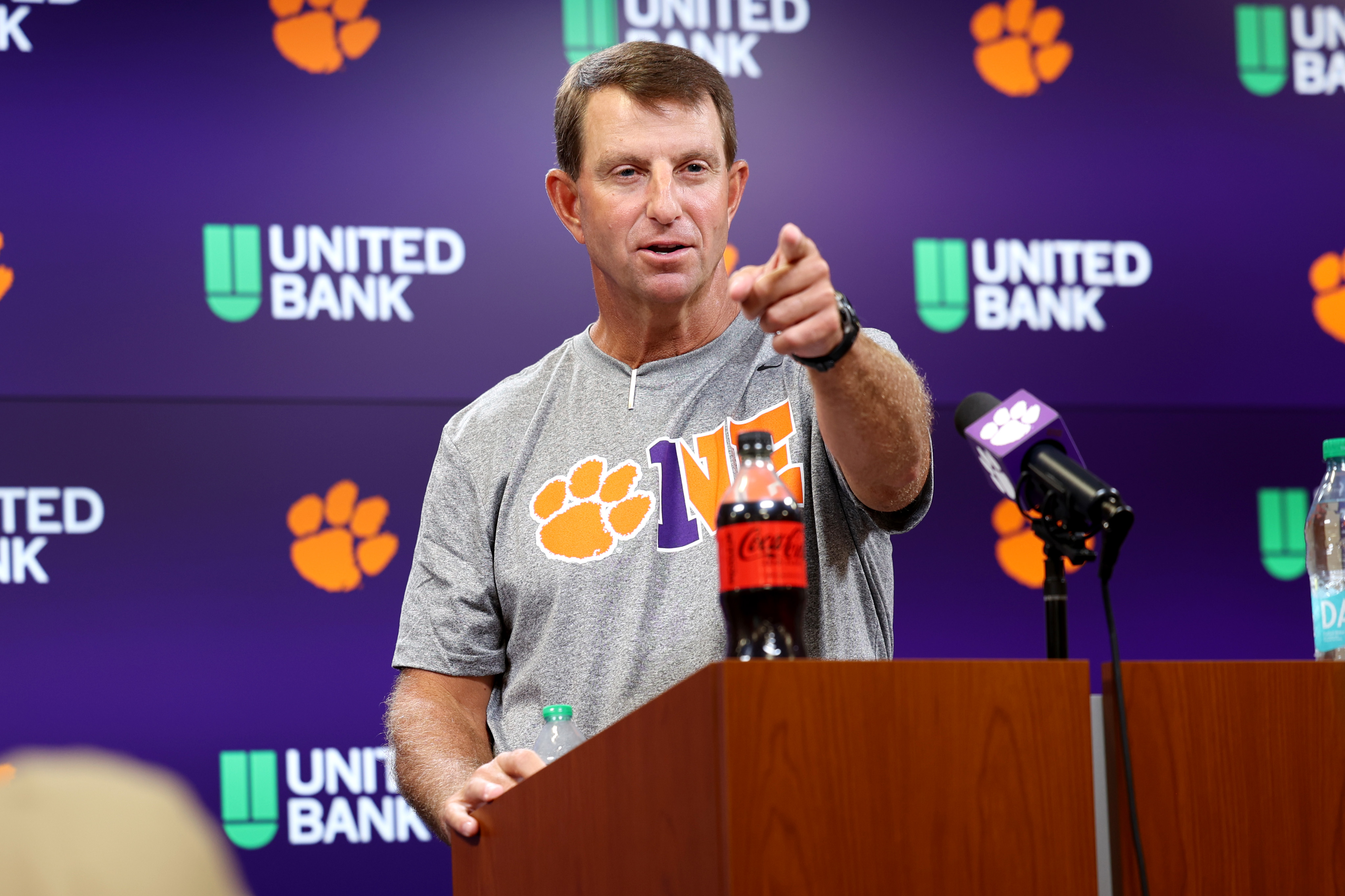 Clemson Eyeing Former SEC Head Coach for Dabo Swinney’s Staff