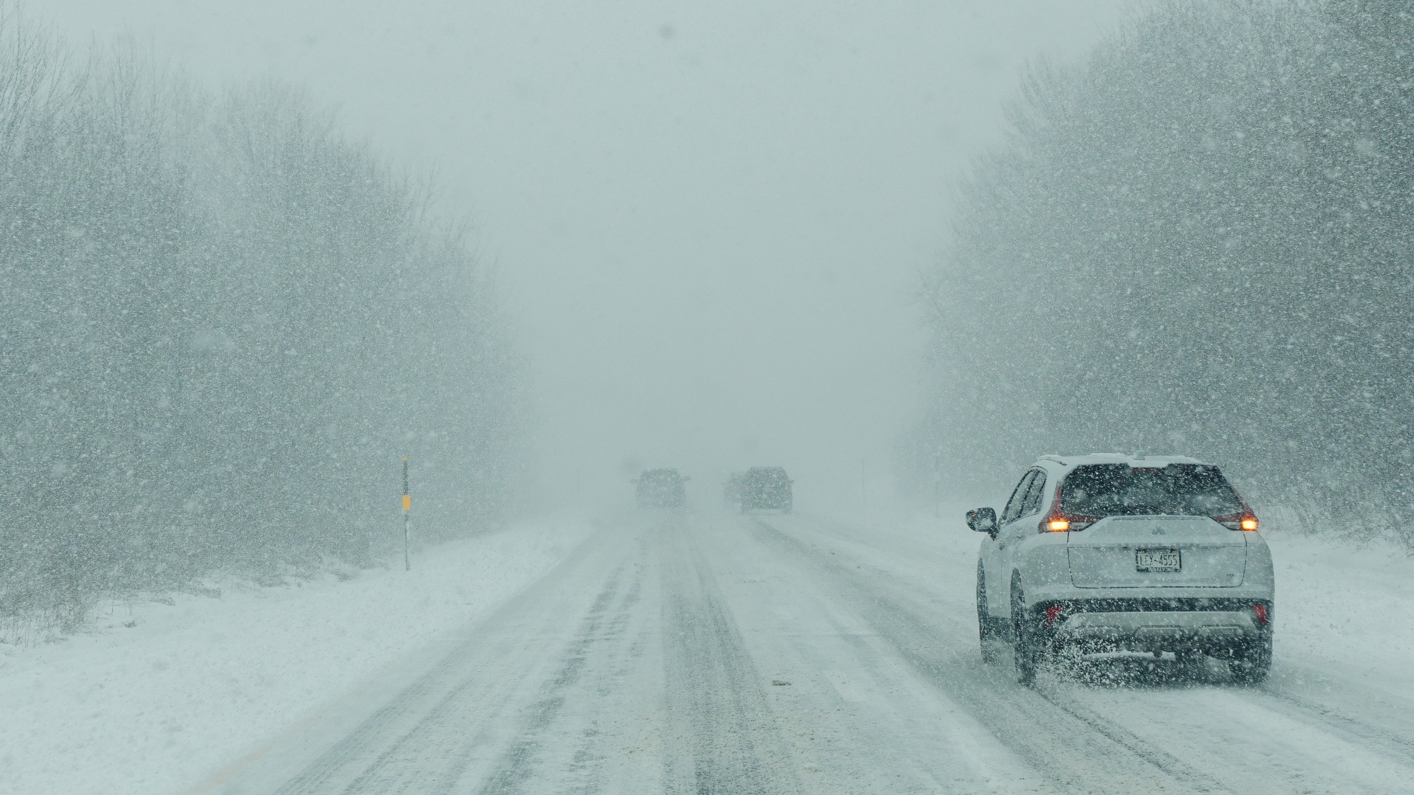 Winter Storm Warning As 2 Feet of Snow To Strike: 'Whiteout Conditions'