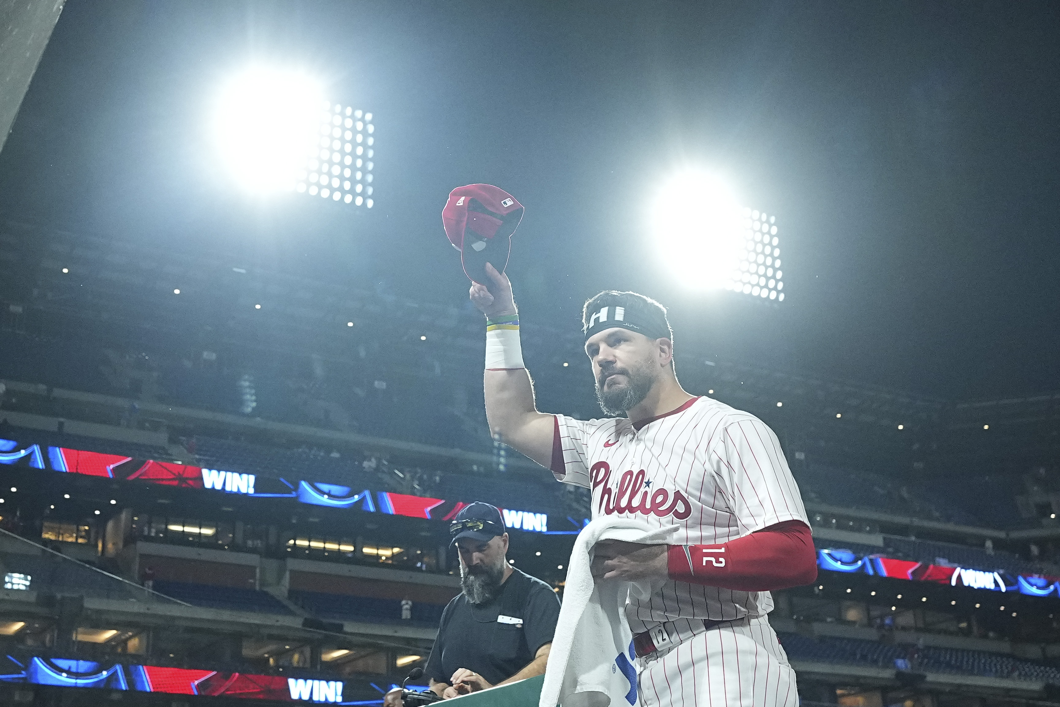 Kyle Schwarber Urged To Leave Phillies for $160M Deal At Winter Meetings