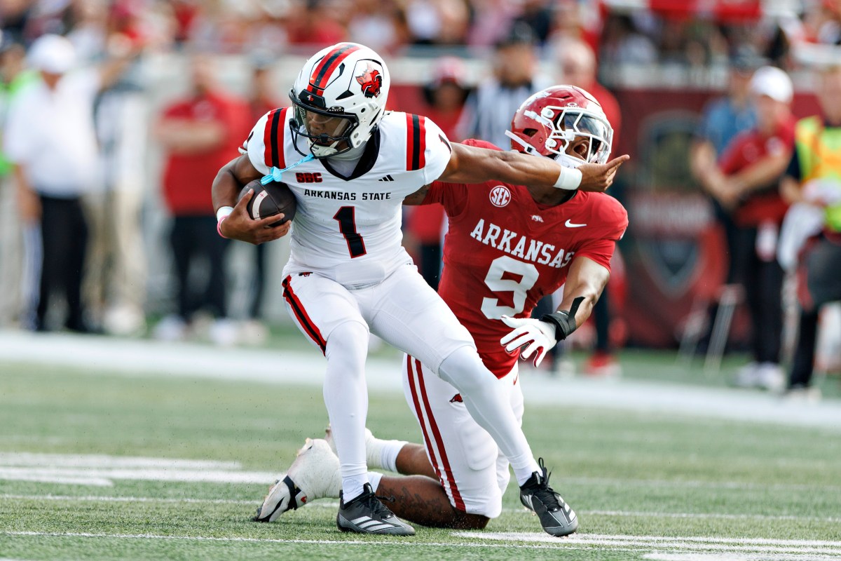 9,800-Yard Sun Belt QB Enters Transfer Portal